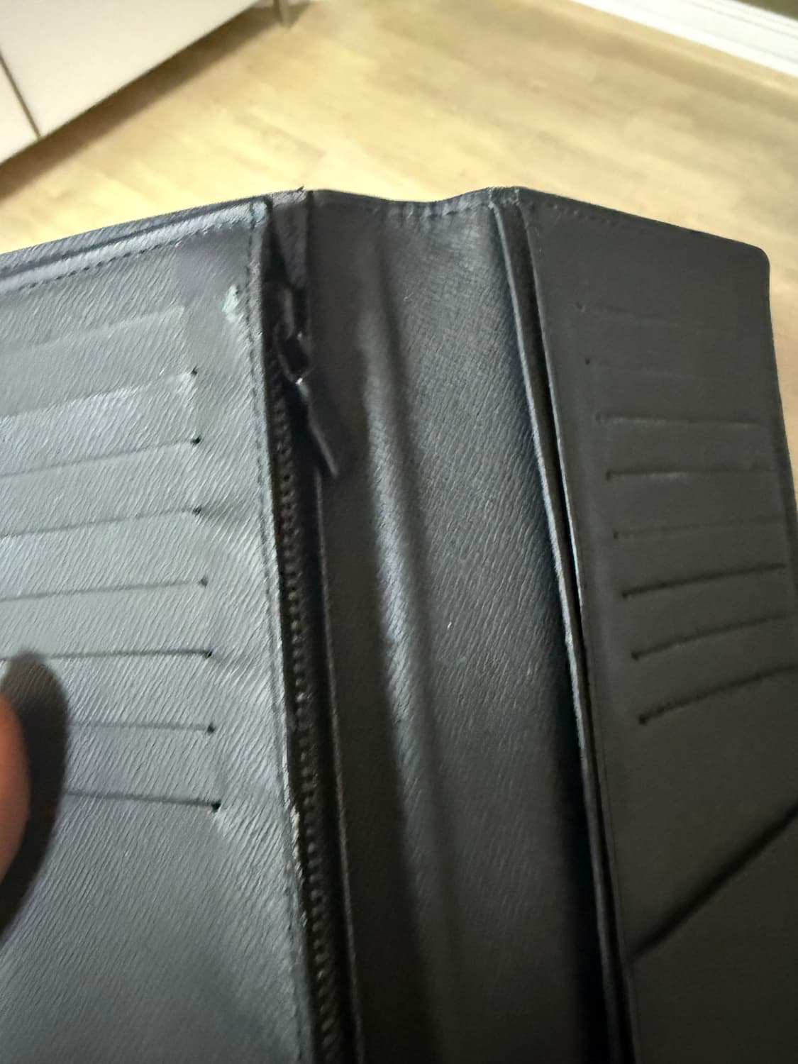 루이비통 갤럭시 장지갑 팝니다 상품이미지6