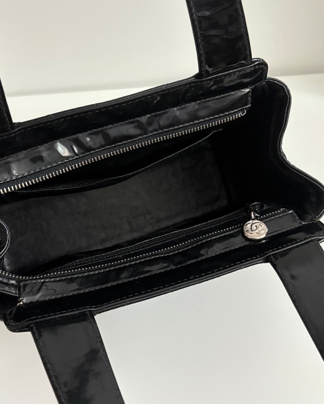 CHANEL Patent Tote Bag 샤넬 페이던트 토트백 - 블랙 상품이미지9
