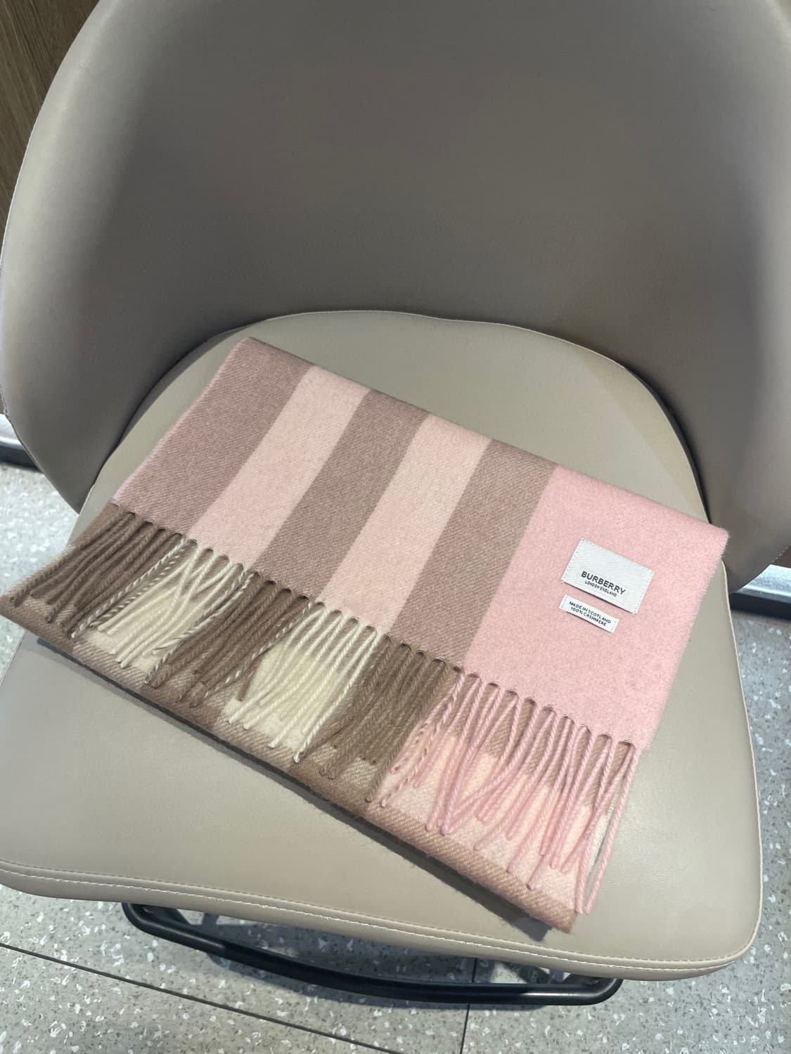 버버리 양면 머플러 램스울 100% 추동 단품
 상품이미지1