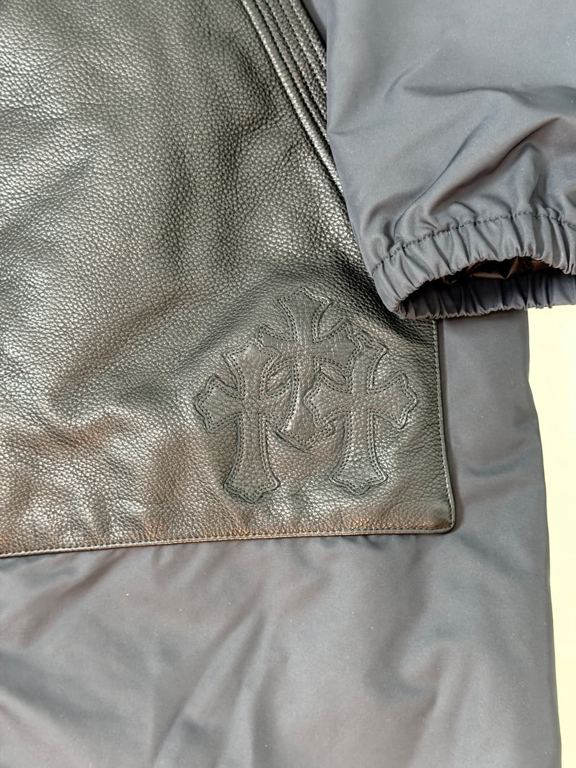 새상품 크롬하츠 트리플 크로스 레더패치 롱 후드 퍼자켓 M 상품이미지2