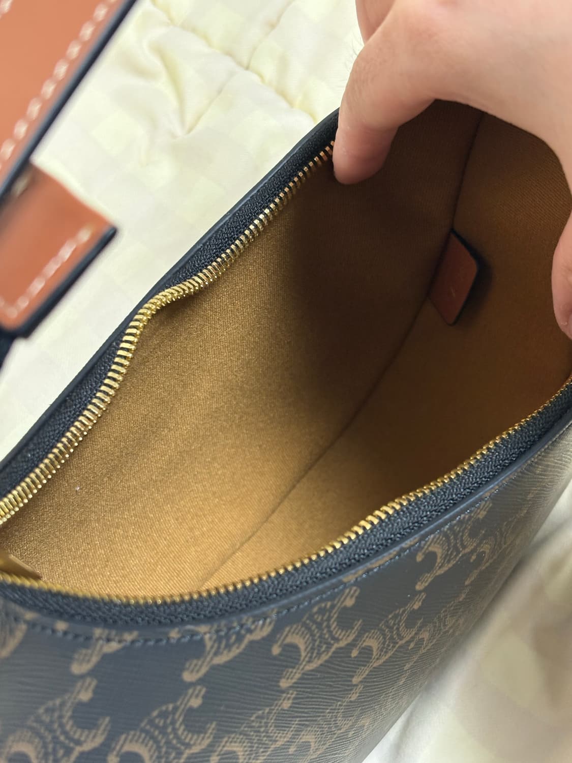 셀린느 아바백 상품이미지10