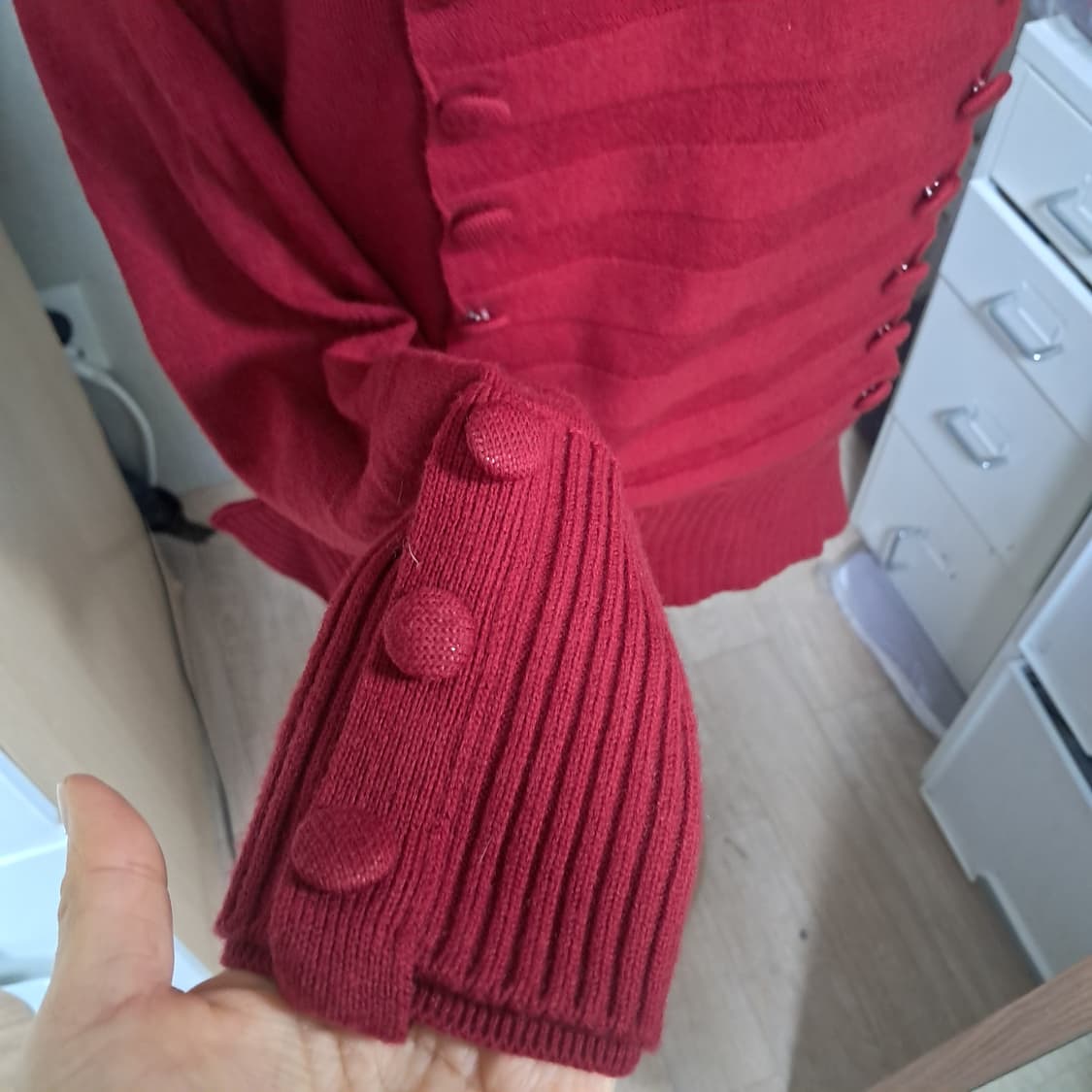 비비안웨스트우드 정품 레드 버튼 장식 니트 S사이즈(상태상급) 상품이미지10