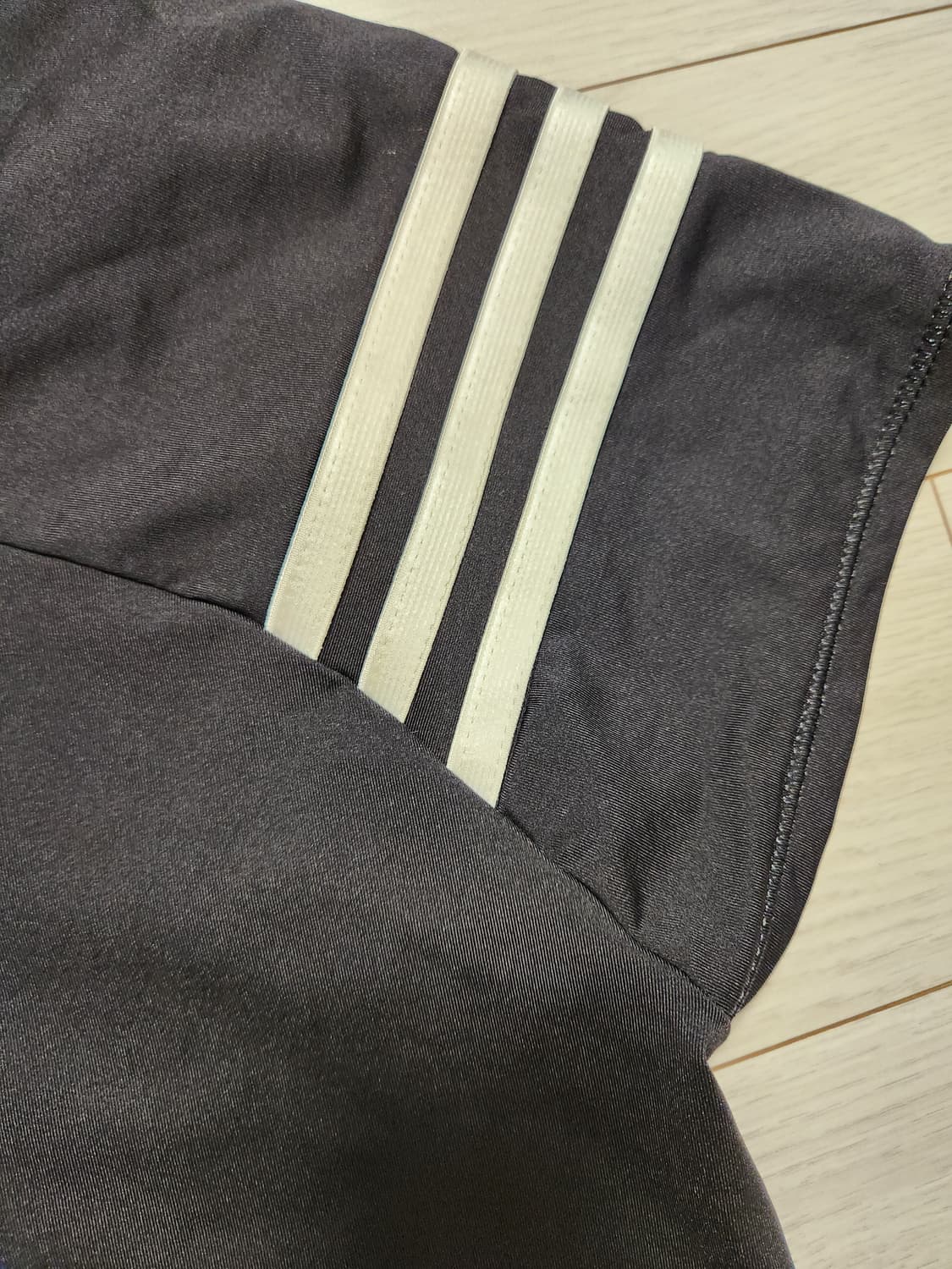 아디다스 여성 CL Q3 Long Tee 반팔티 사이즈95

사용감 없고 상품이미지3