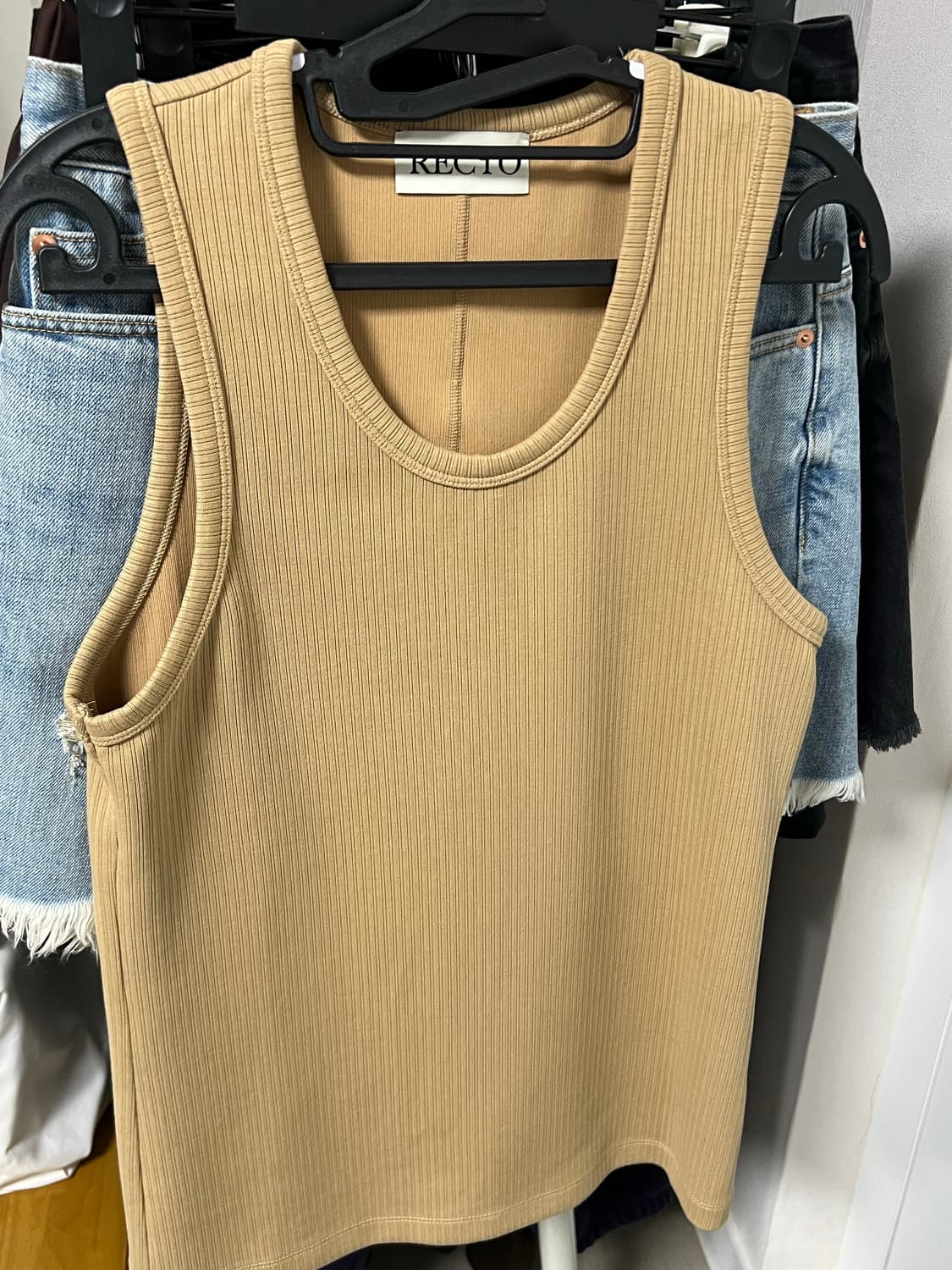 렉토 24FW 자카드 탱크탑 슬리브리스 나시 베이지 (S) 상품이미지1
