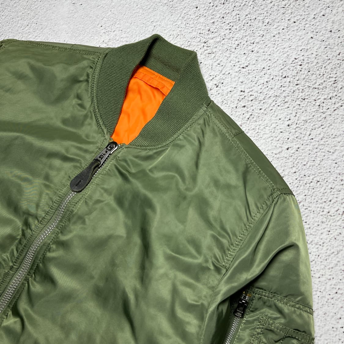 Alpha Industries MA-1 Flight Jacket 상품이미지3