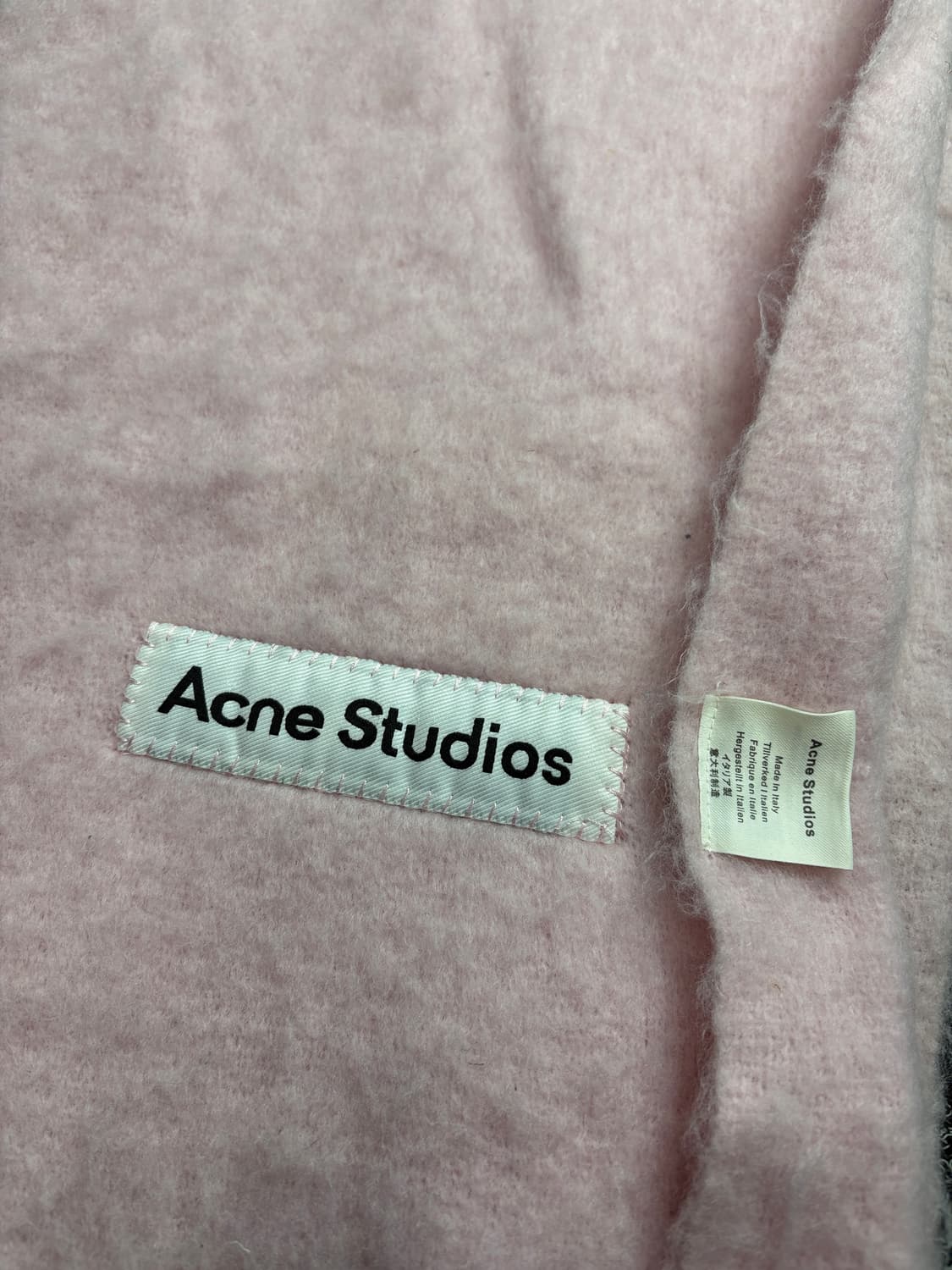 아크네 스튜디오 모헤어 울프린지 머플러 2208 상품이미지4