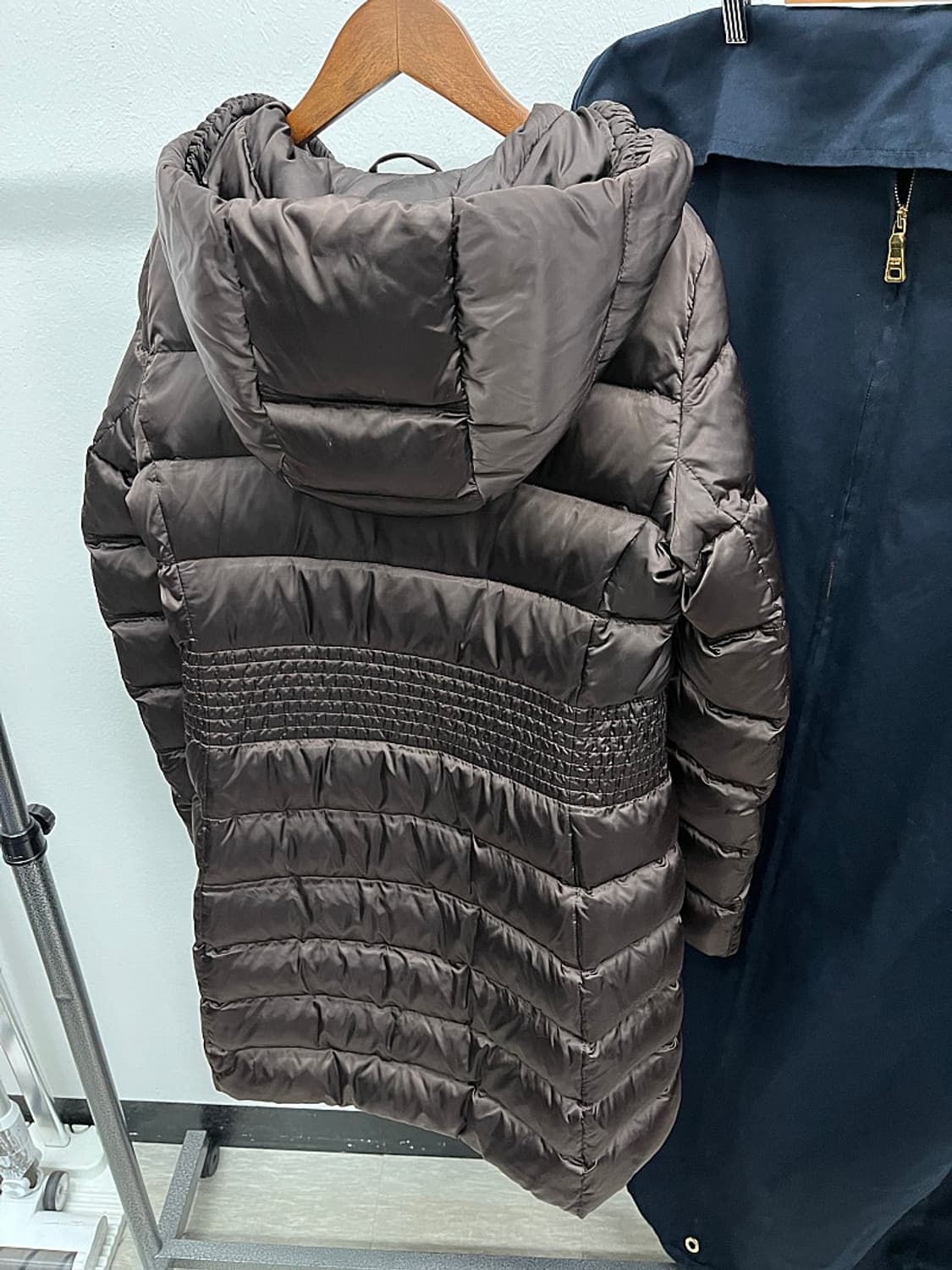 여) 프라다 초코브라운 새틴 롱패딩  상품이미지5