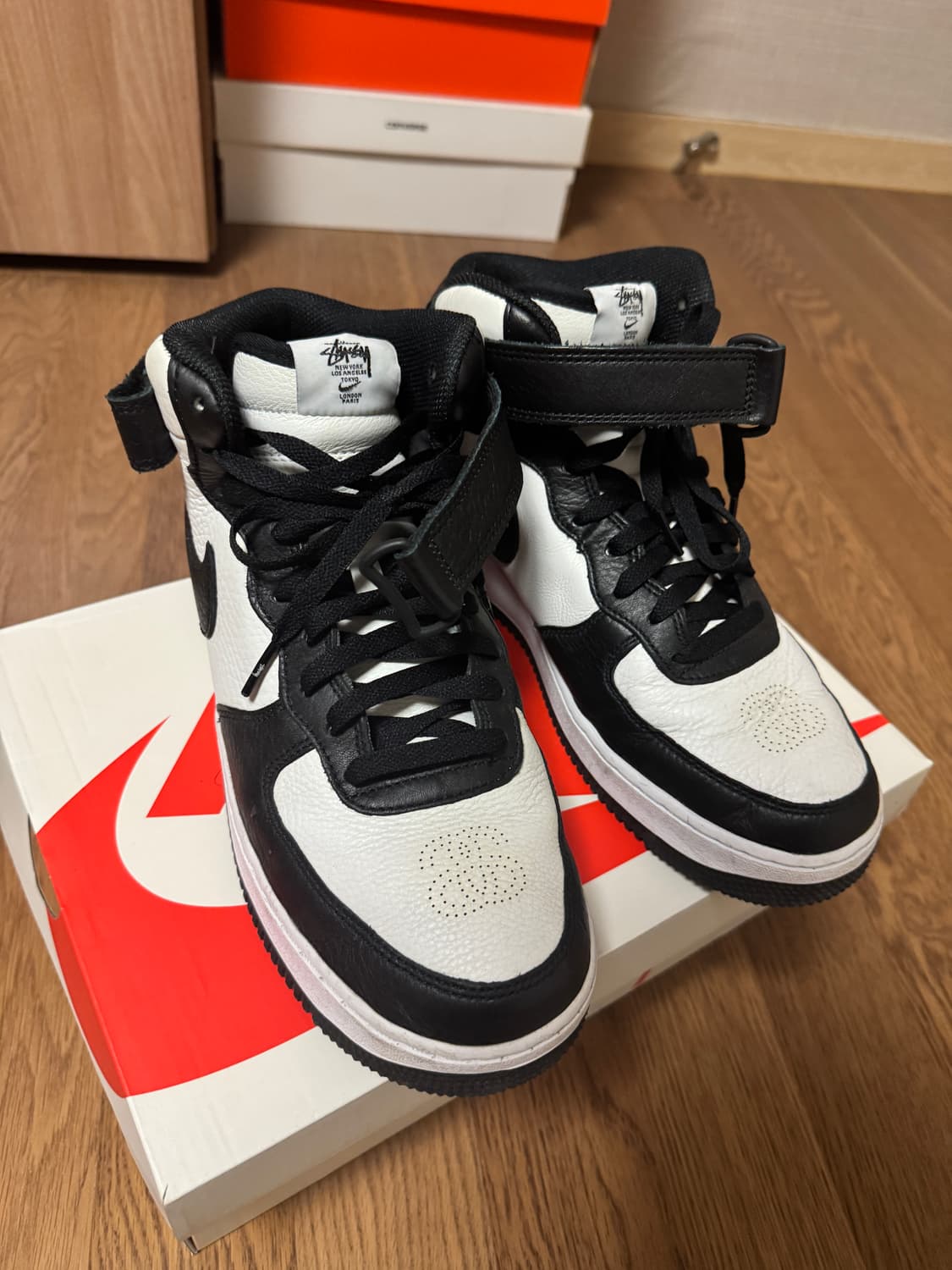 나이키 x 스투시 에어포스1 미드 블랙/라이트본 275mm 상품이미지1