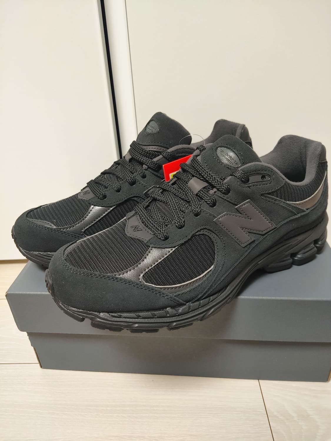 새상품 뉴발란스 2002블랙 275 상품이미지2