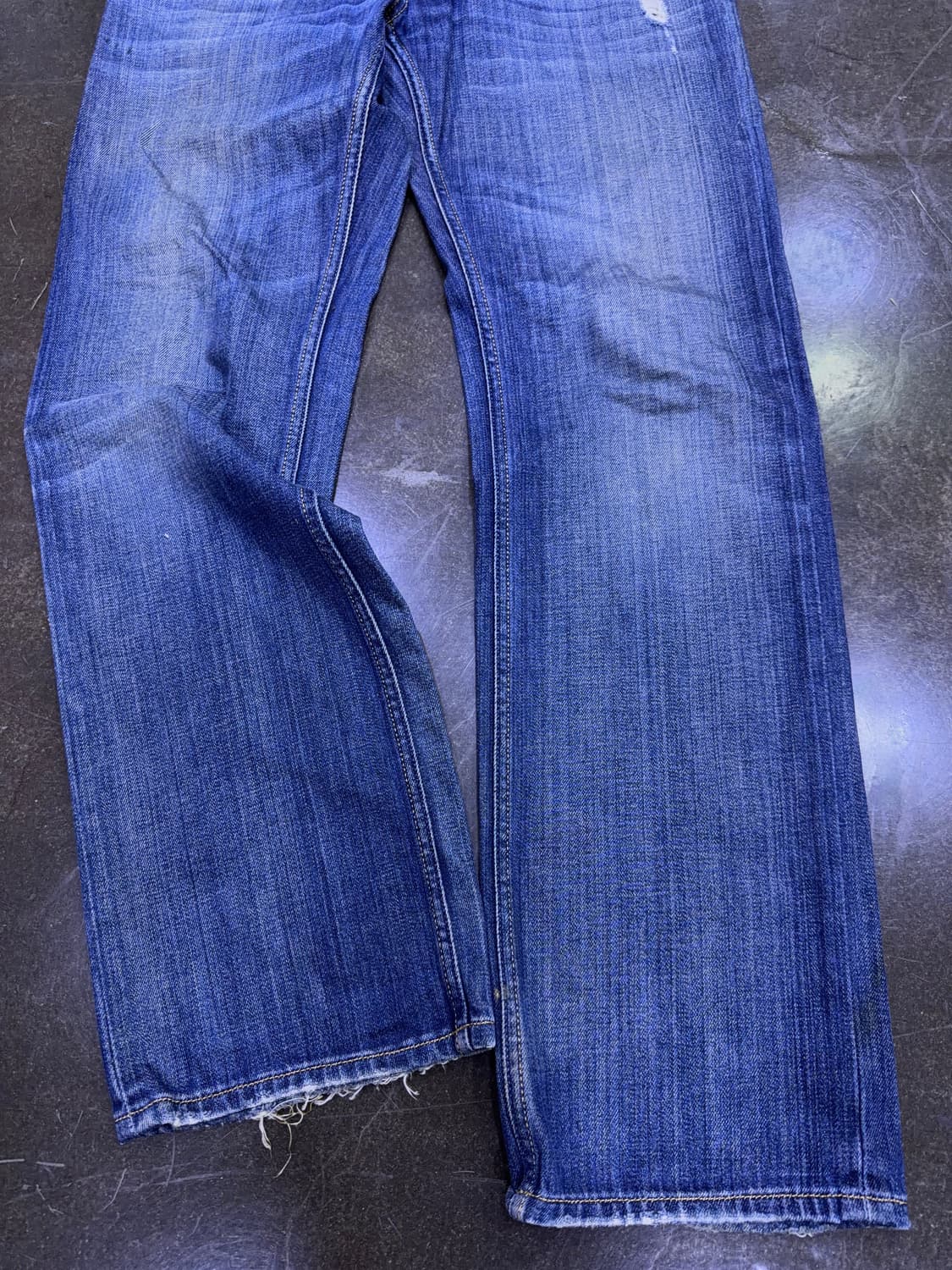 디젤 라키 빈티지 데미지 워싱 레귤러 스트레이트핏 데님팬츠 32 상품이미지6