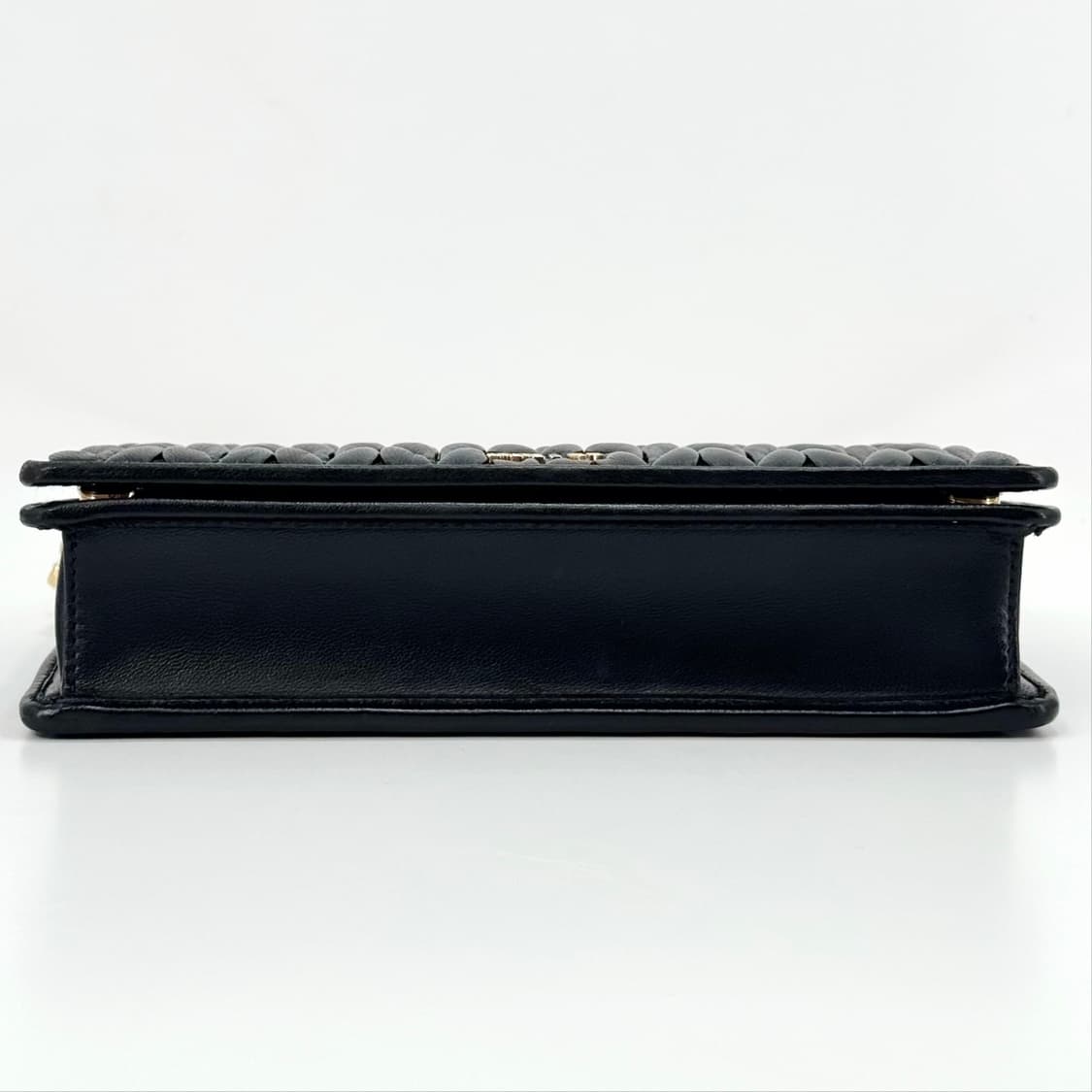 미우미우 마테라쎄 체인 크로스백 블랙 (5ZH178) 상품이미지8