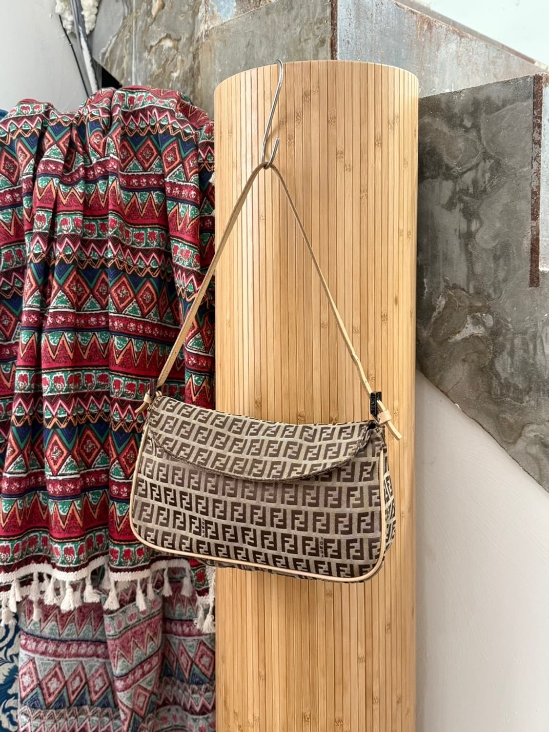 펜디 베이지 주키노 플랩 포쉐트 숄더백 상품이미지1