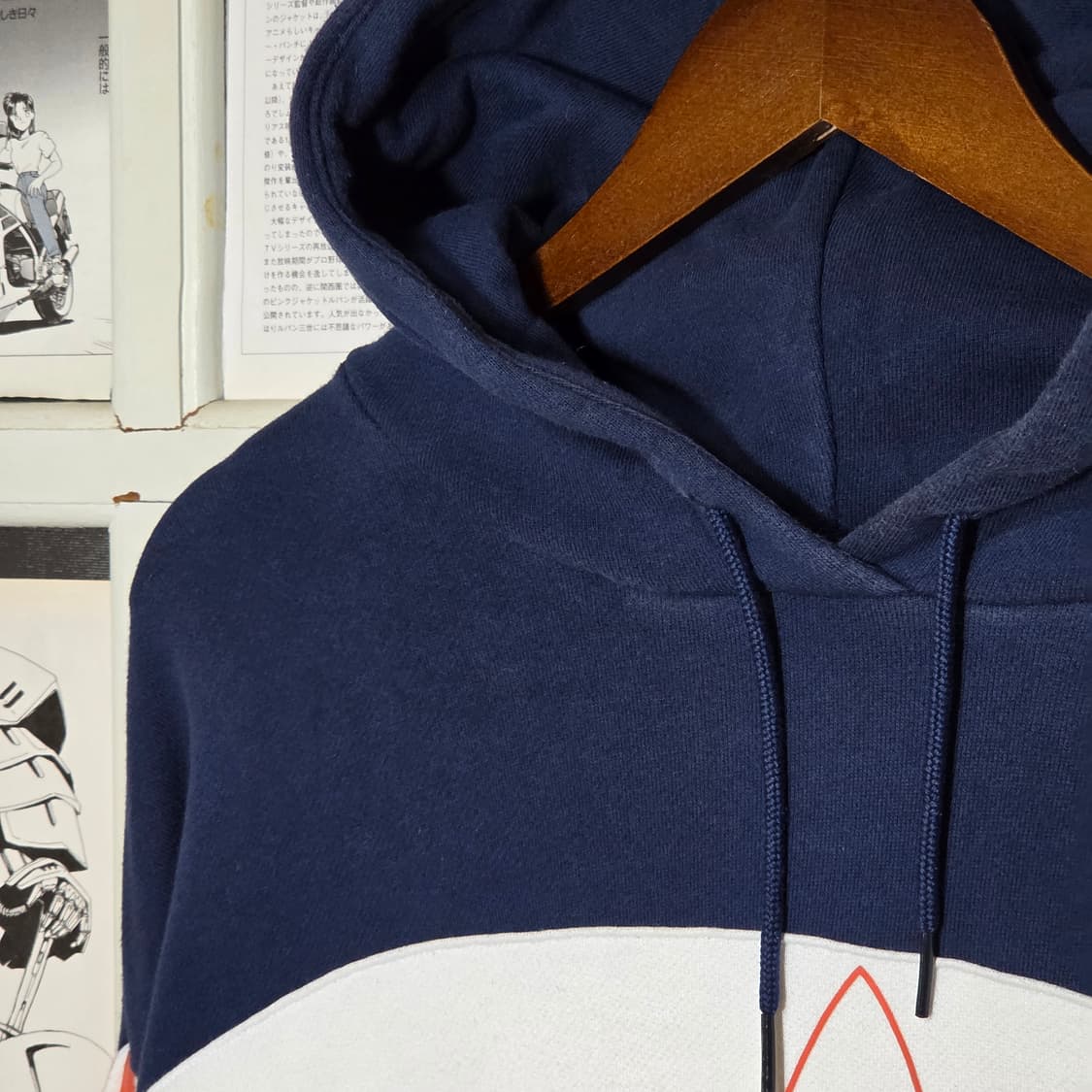 아디다스 빅로고 네이비 배색 후드티 상품이미지3