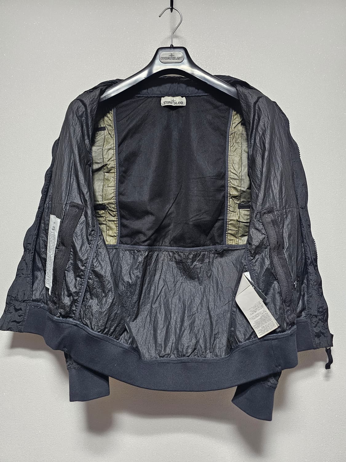 스톤아일랜드 나일론 메탈 립스탁 자켓 상품이미지4