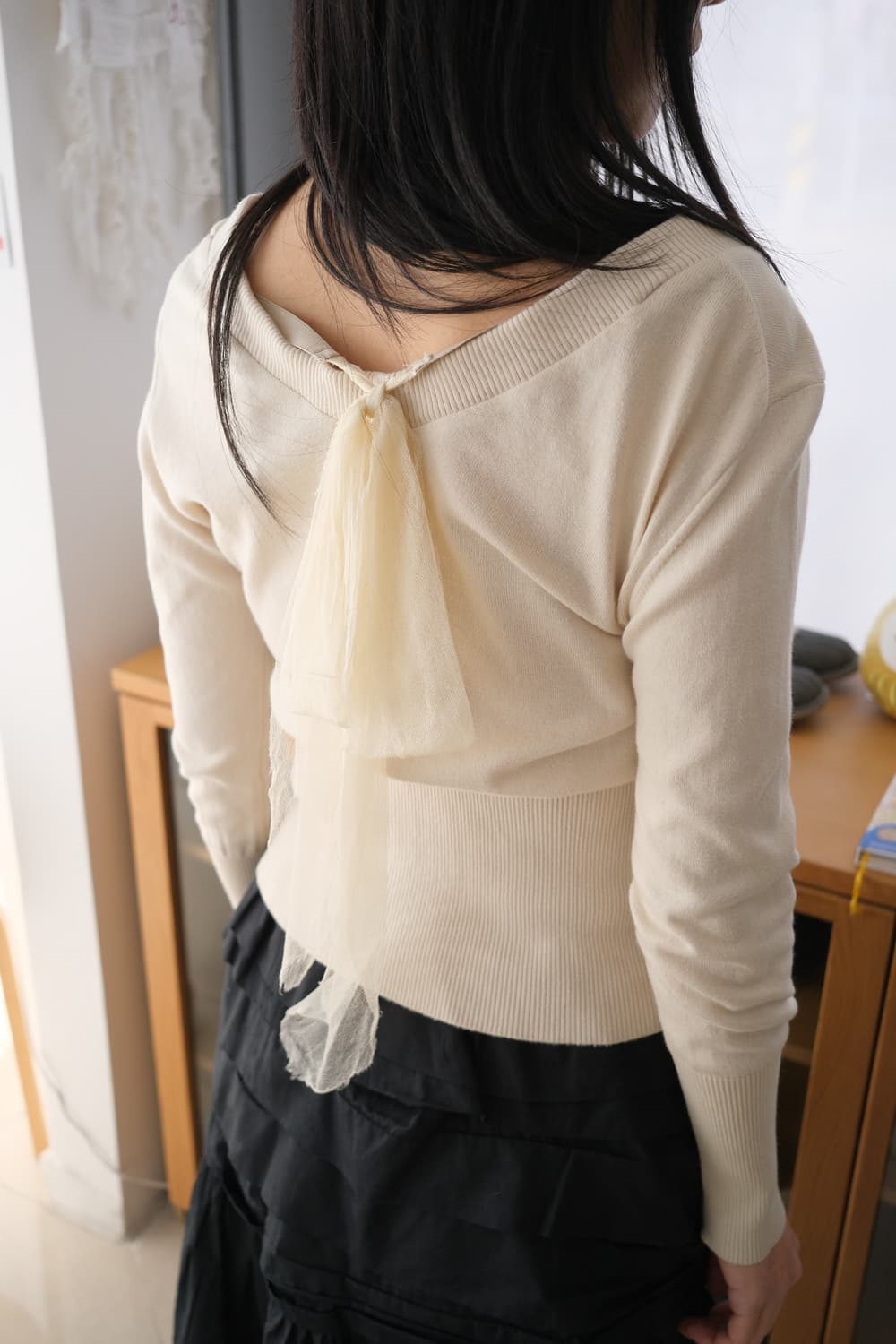 Ribbon v-neck knit top 상품이미지3