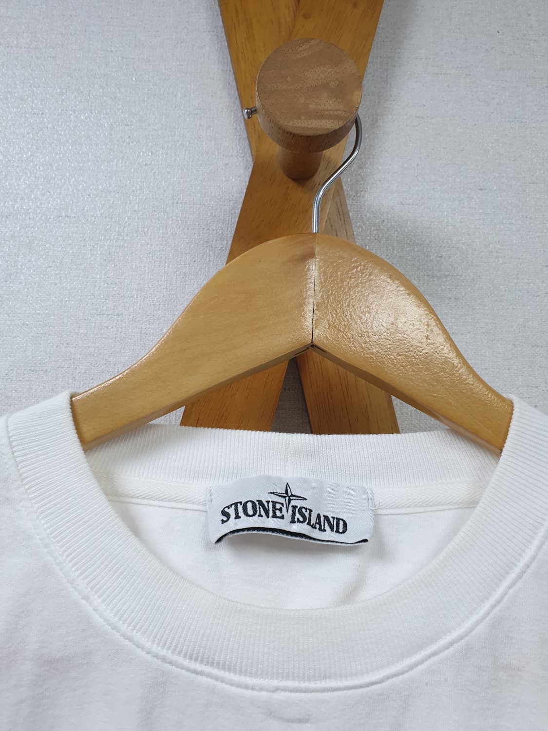 [L/100] 스톤아일랜드 화이트 반팔 티셔츠 상품이미지4