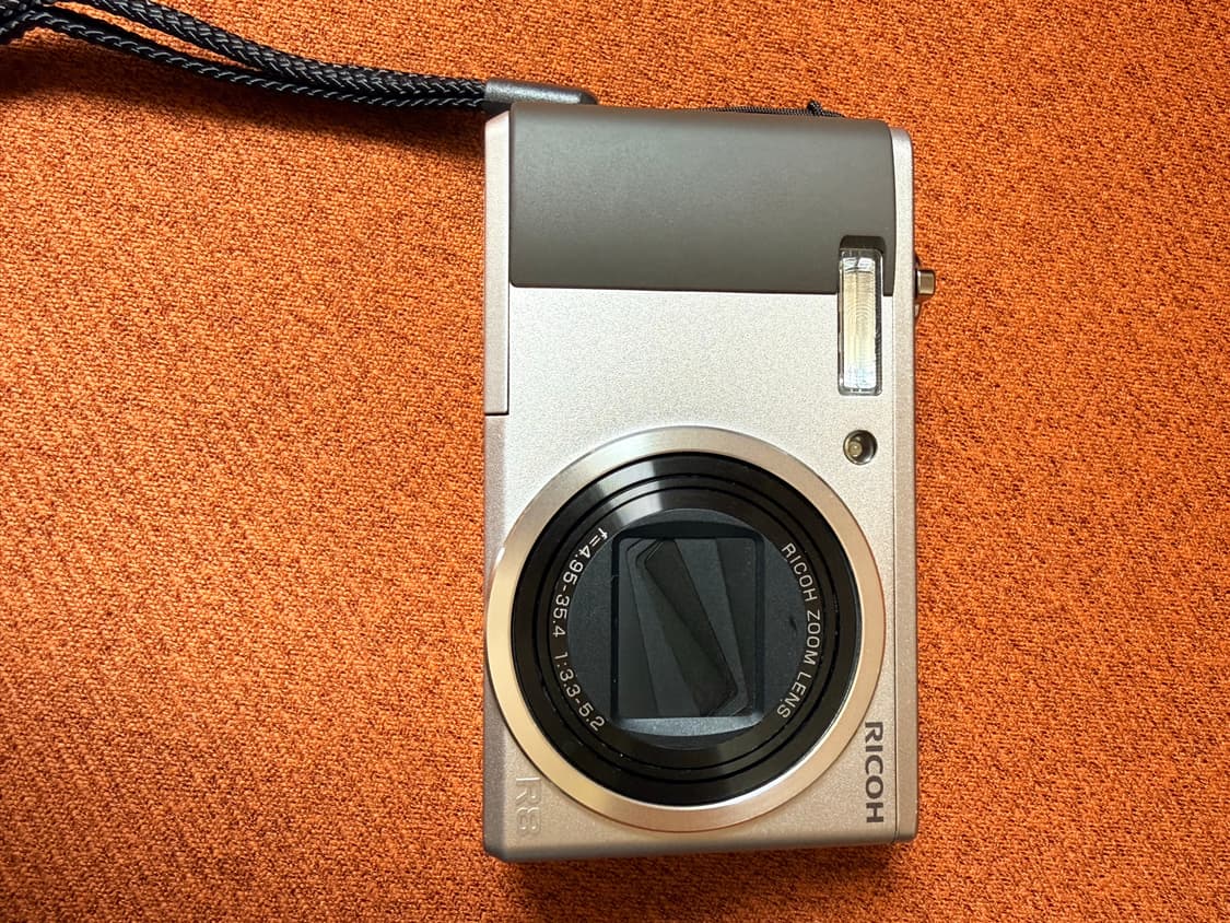 민트급 풀패키지) ricoh r8 리코 R8 장원영 디카 실버 상품이미지3