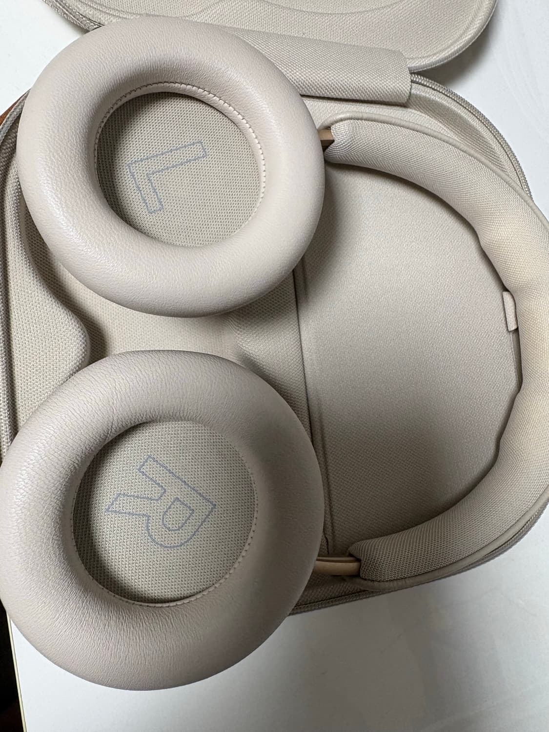 뱅앤올룹슨 HX gold (S급) 상품이미지2