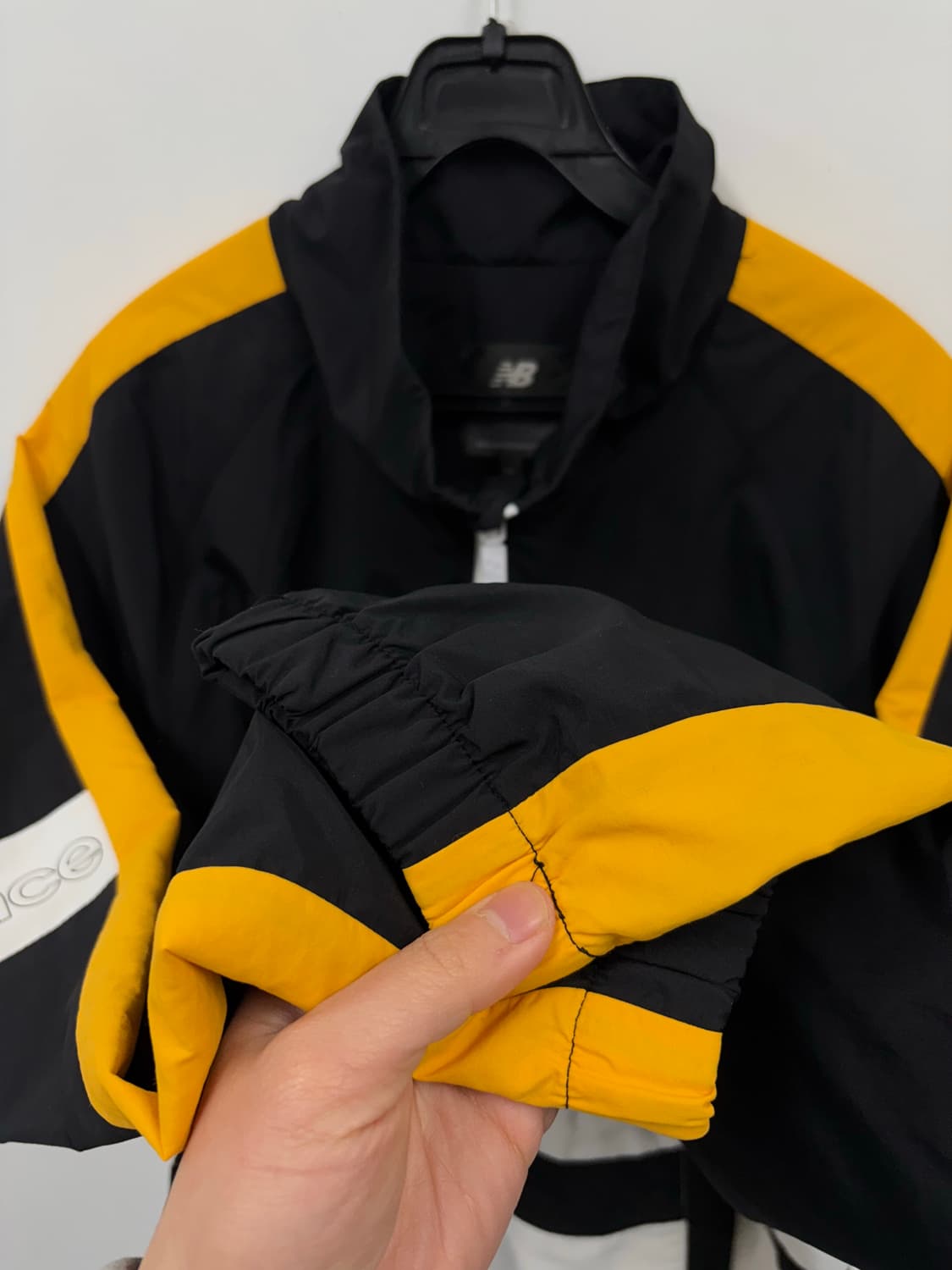 뉴발란스 바람막이 상품이미지4