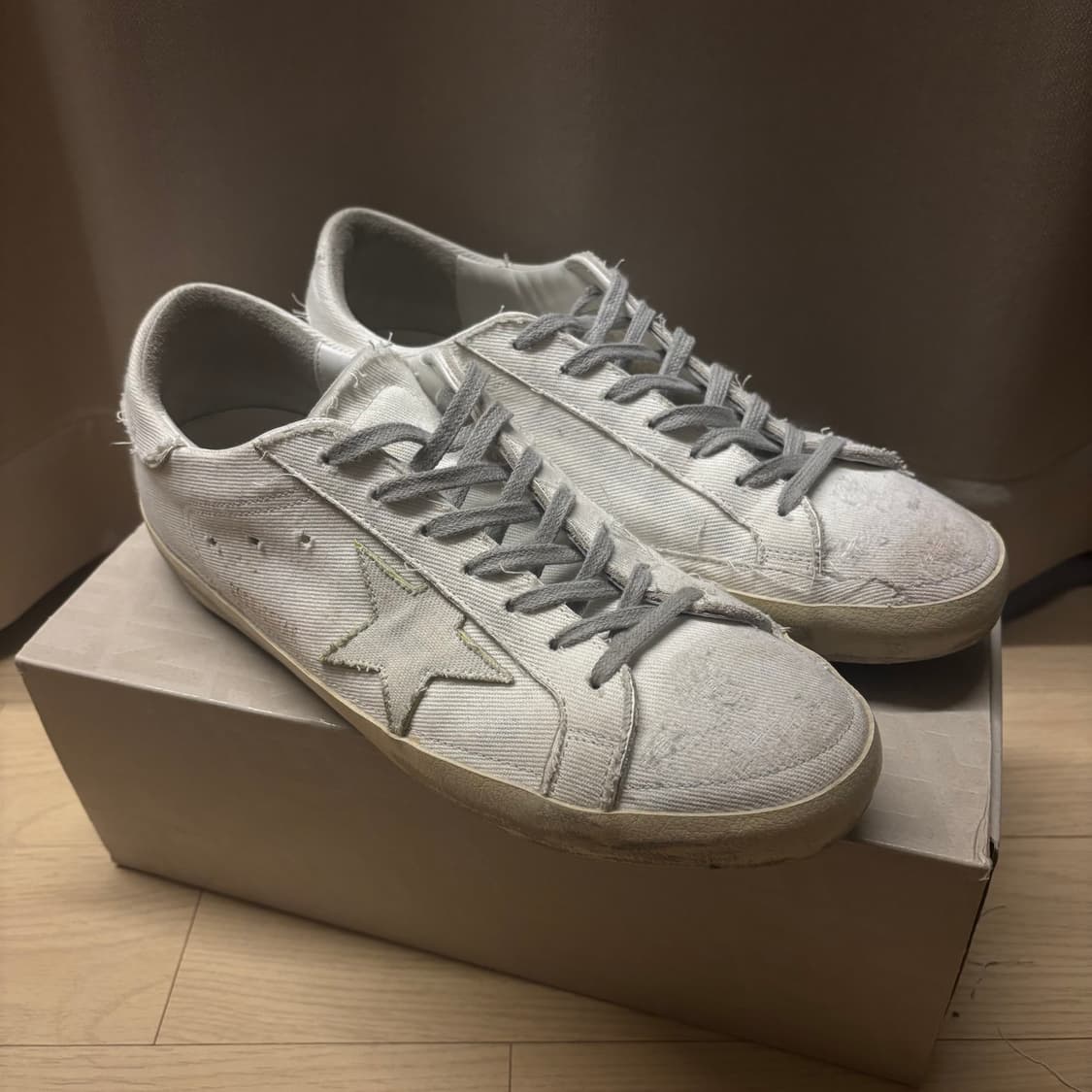 골든구스 한정판 43사이즈 상품이미지1