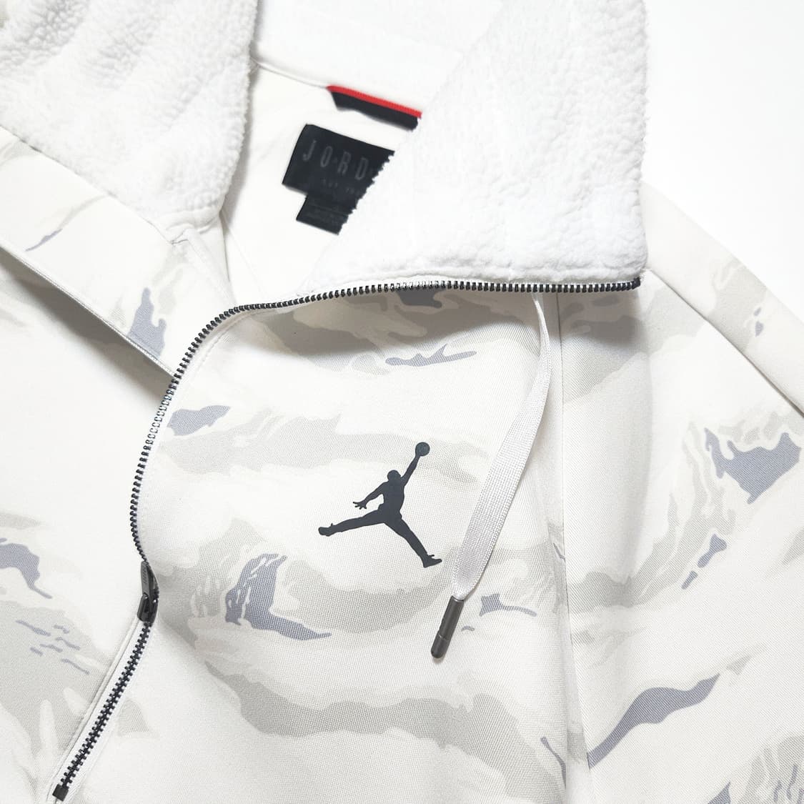 나이키 조던 플라이트 테크 카모 아노락 하프 집업 상품이미지4