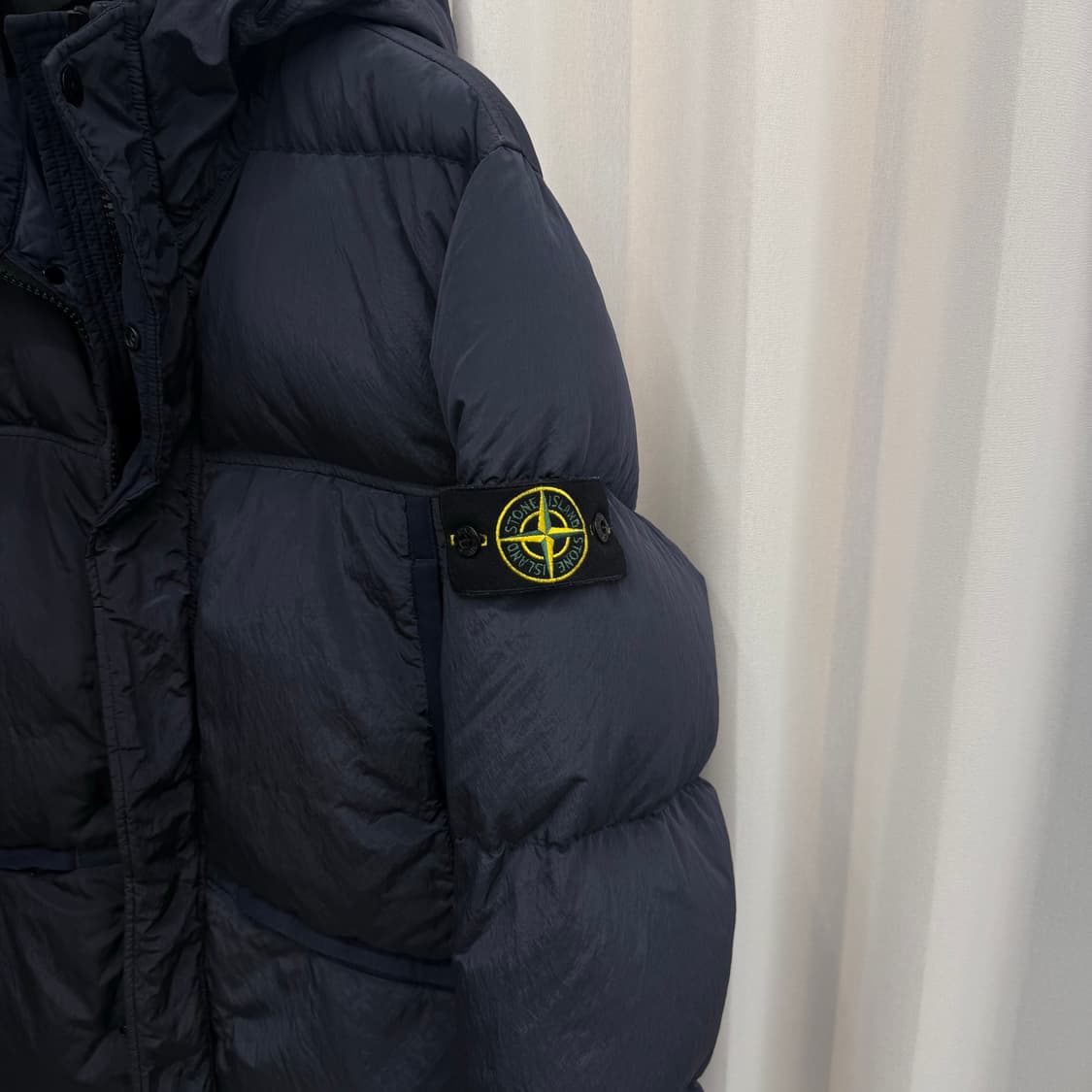 [L] 스톤아일랜드 나일론 메탈 후드 패딩 상품이미지3