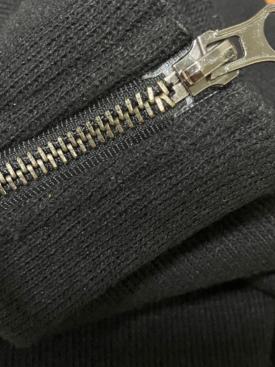 상태 안 좋음 본네 사선 니트 집업 상품이미지4