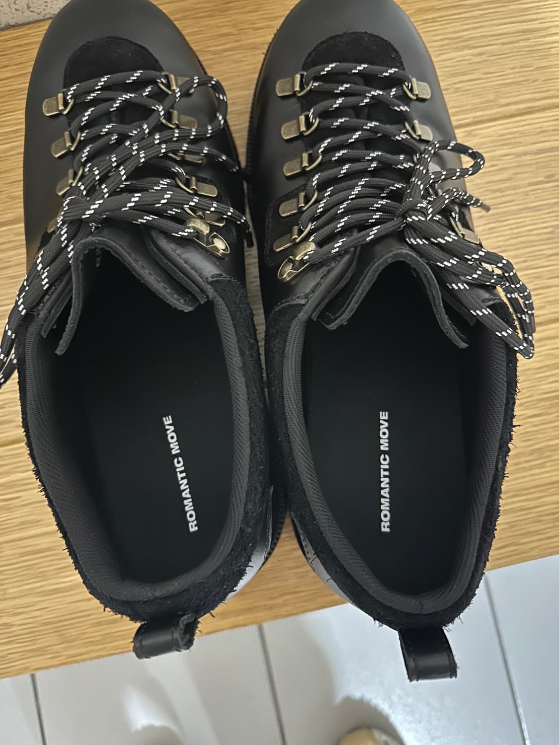 로맨틱 무브 오트 마운틴 슈즈 R24M018 (오일 블 랙) 상품이미지8