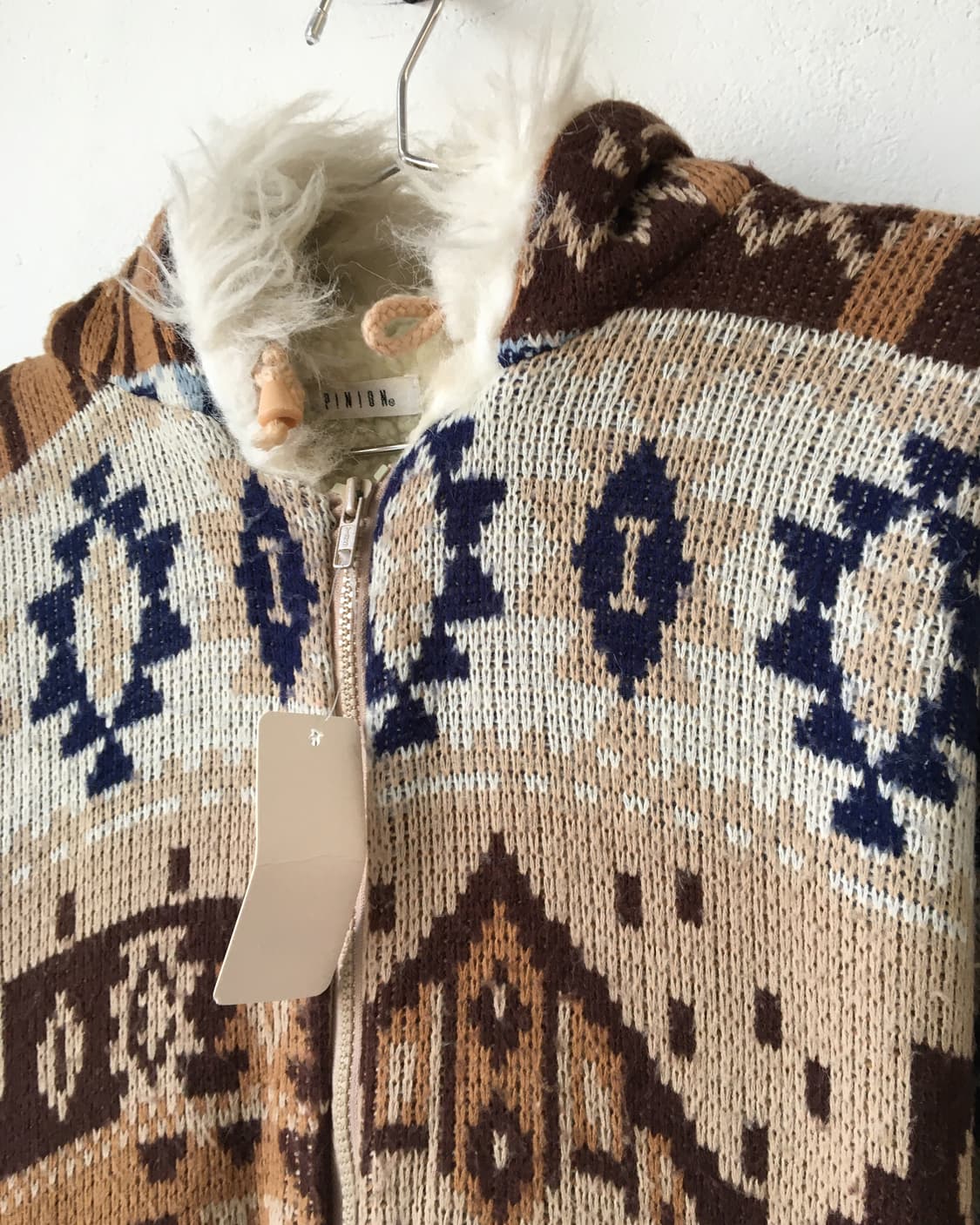 Native mood fake fur hood cowichan zip u 상품이미지5