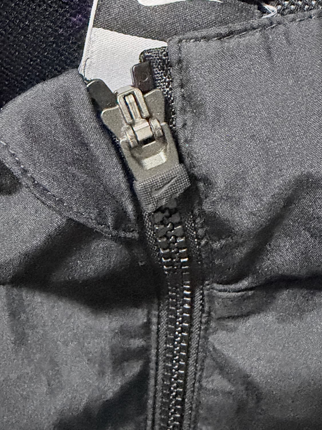 나이키 블랙 퍼플 바람막이 L 상품이미지3