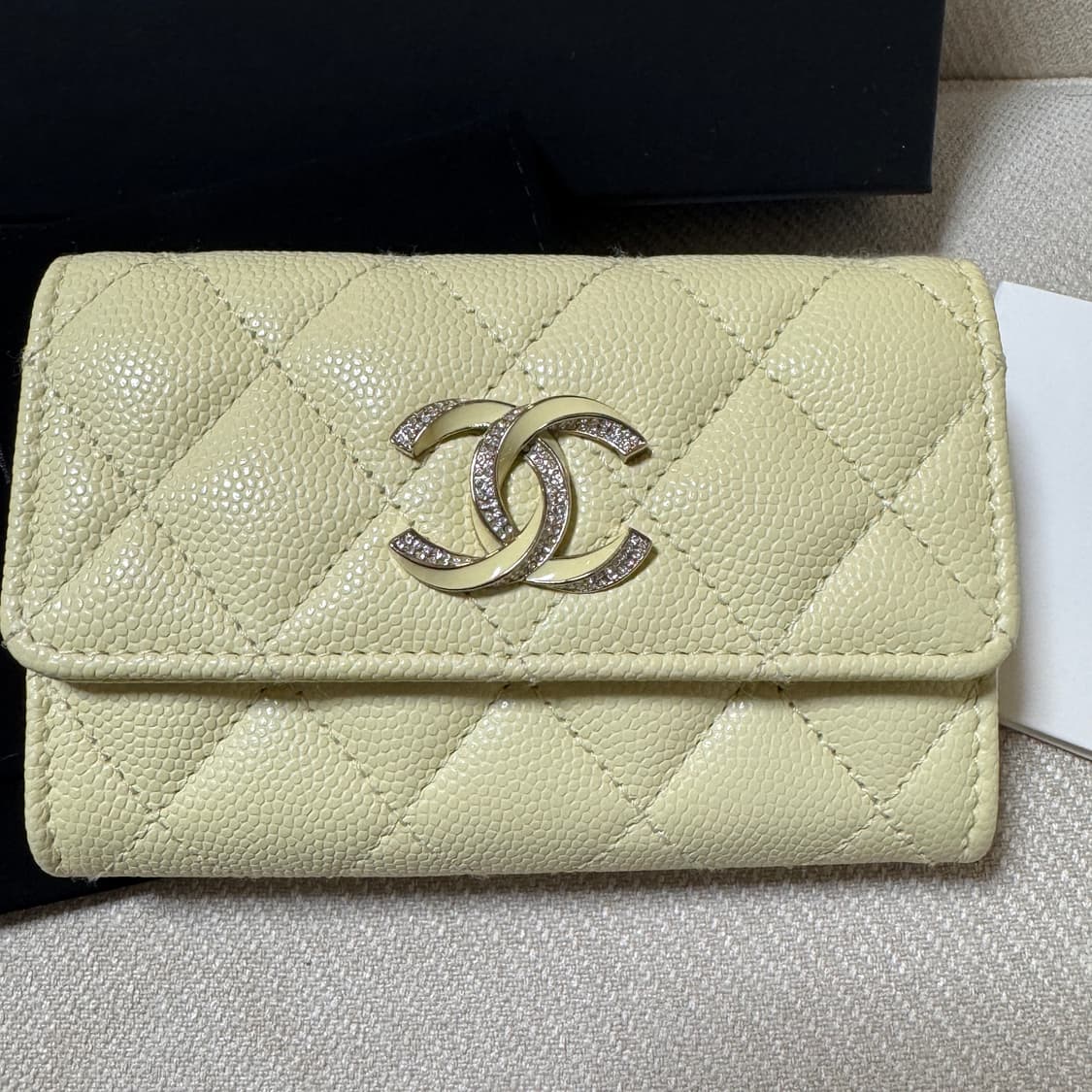 샤넬 캐비어 똑딱이 카드지갑 파스텔옐로우 새제품 상품이미지2