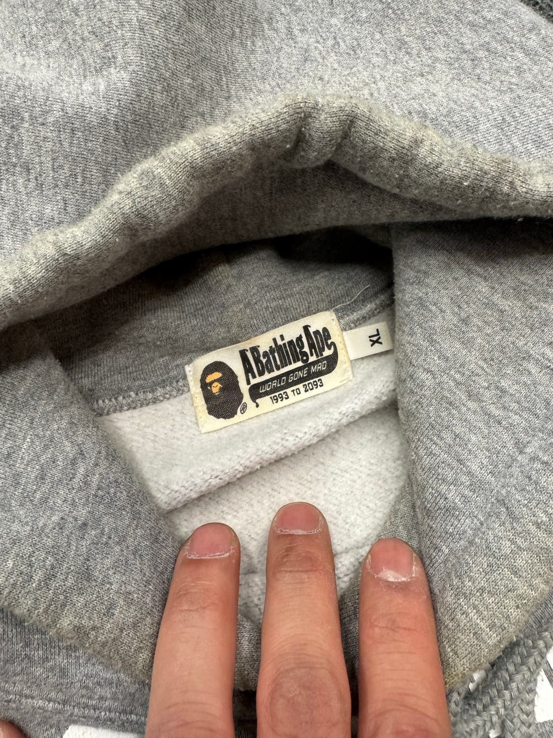 XL)베이프 빈티지 해피뉴이어 그레이 기모 후드티 상품이미지4