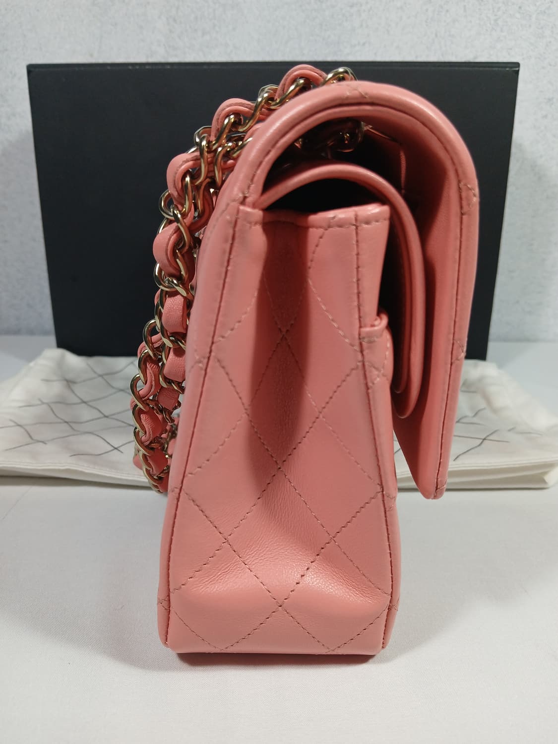 샤넬 클래식 플랩팩 미듐 A01112 상품이미지3