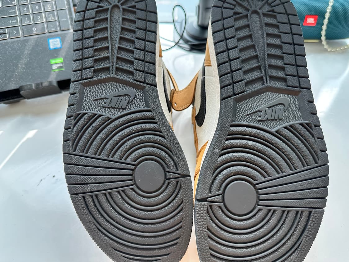 (270) 조던 1 레트로 하이 루키오브더이어 상품이미지2