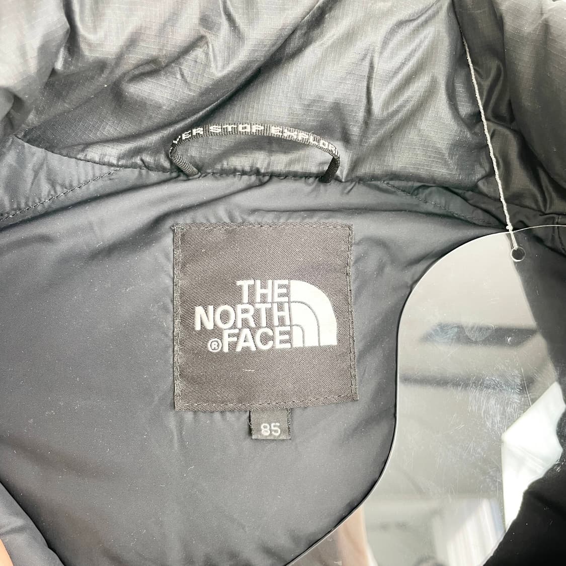 D2 노스페이스 700 눕시 구스다운 패딩 블랙 85사이즈 상품이미지5