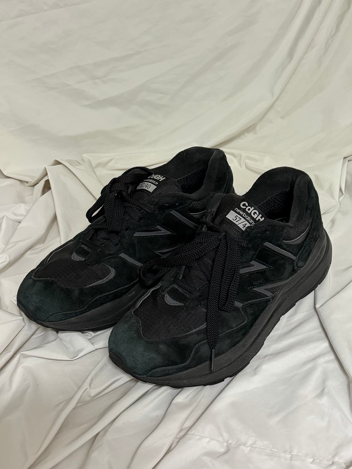 뉴발란스 꼼데 CdGH 5740 블랙 스니커즈 상품이미지1