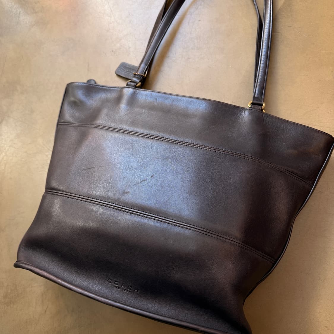 올드 코치 카우 풀그레인 토트백 상품이미지2