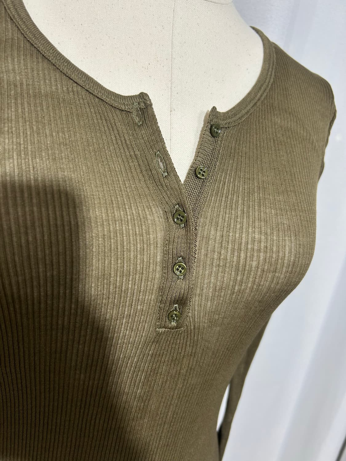 ISABEL MARANT 이자벨마랑 25fw 카키단색면긴팔티셔츠 새상품 상품이미지2