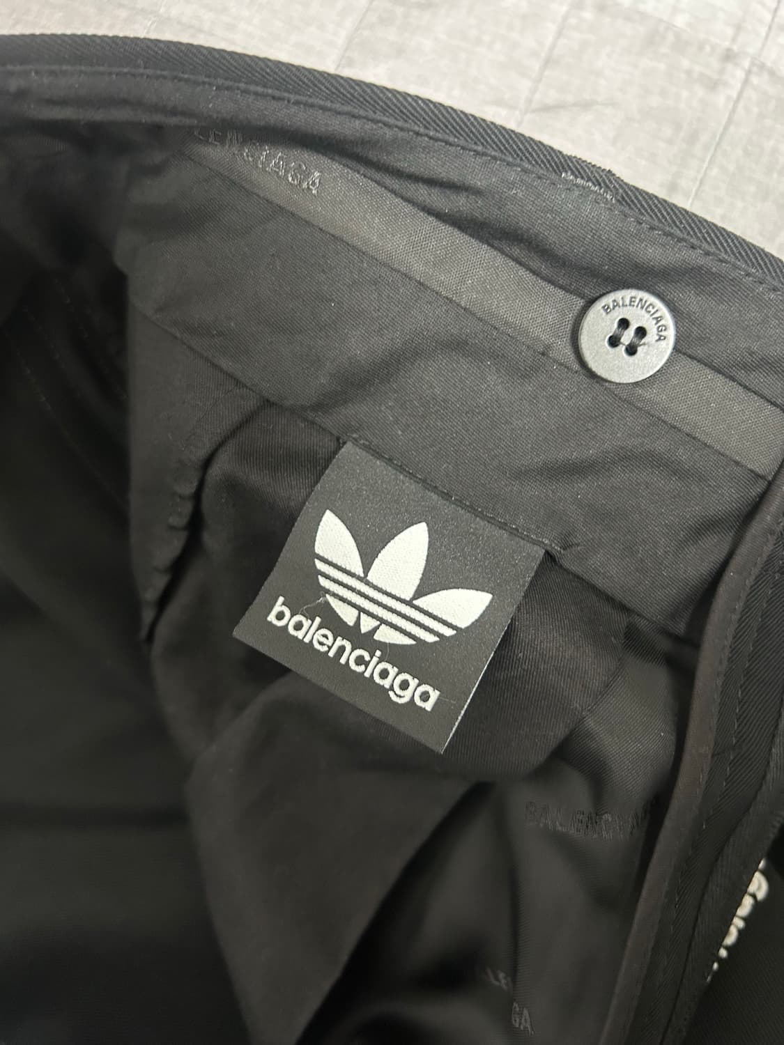[46] 발렌시아가 아디다스 테일러드 트라우저 팬츠 상품이미지4