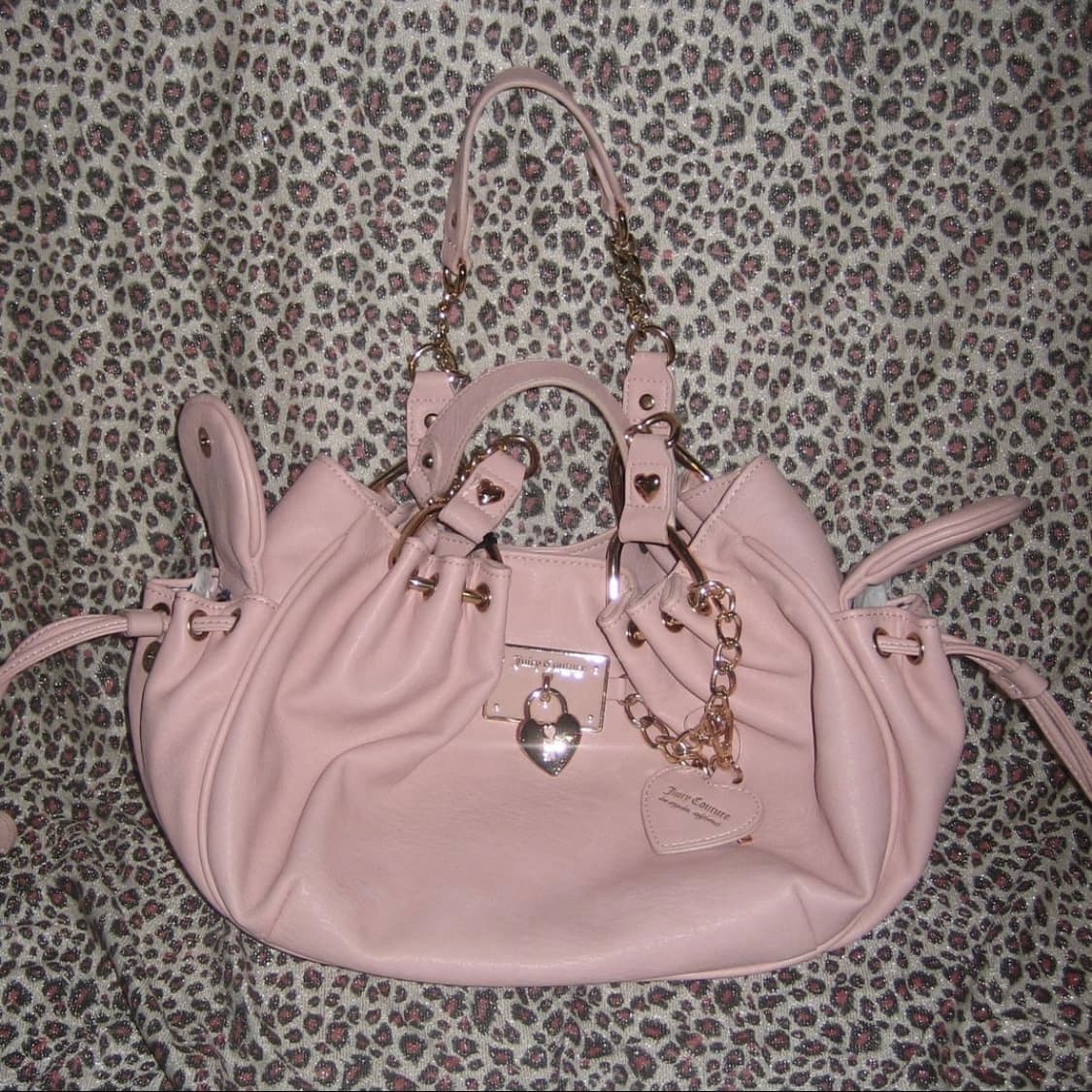 [새상품] 쥬시꾸뛰르 하트 챰 열쇠 핑크 레더 숄더백 갸루 상품이미지1