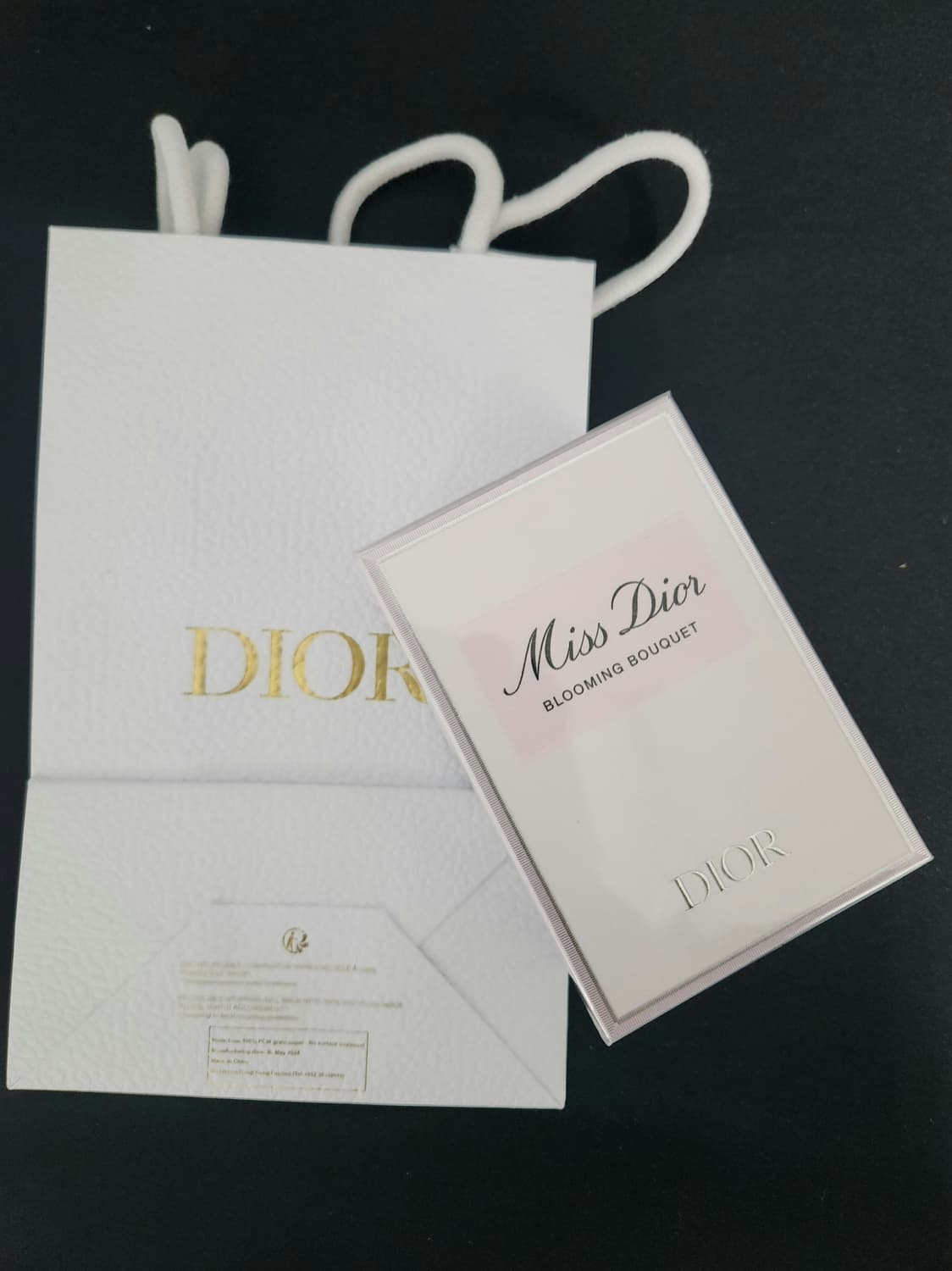 디올 블루밍 부케 오 드 뚜왈렛 100ml 상품이미지1