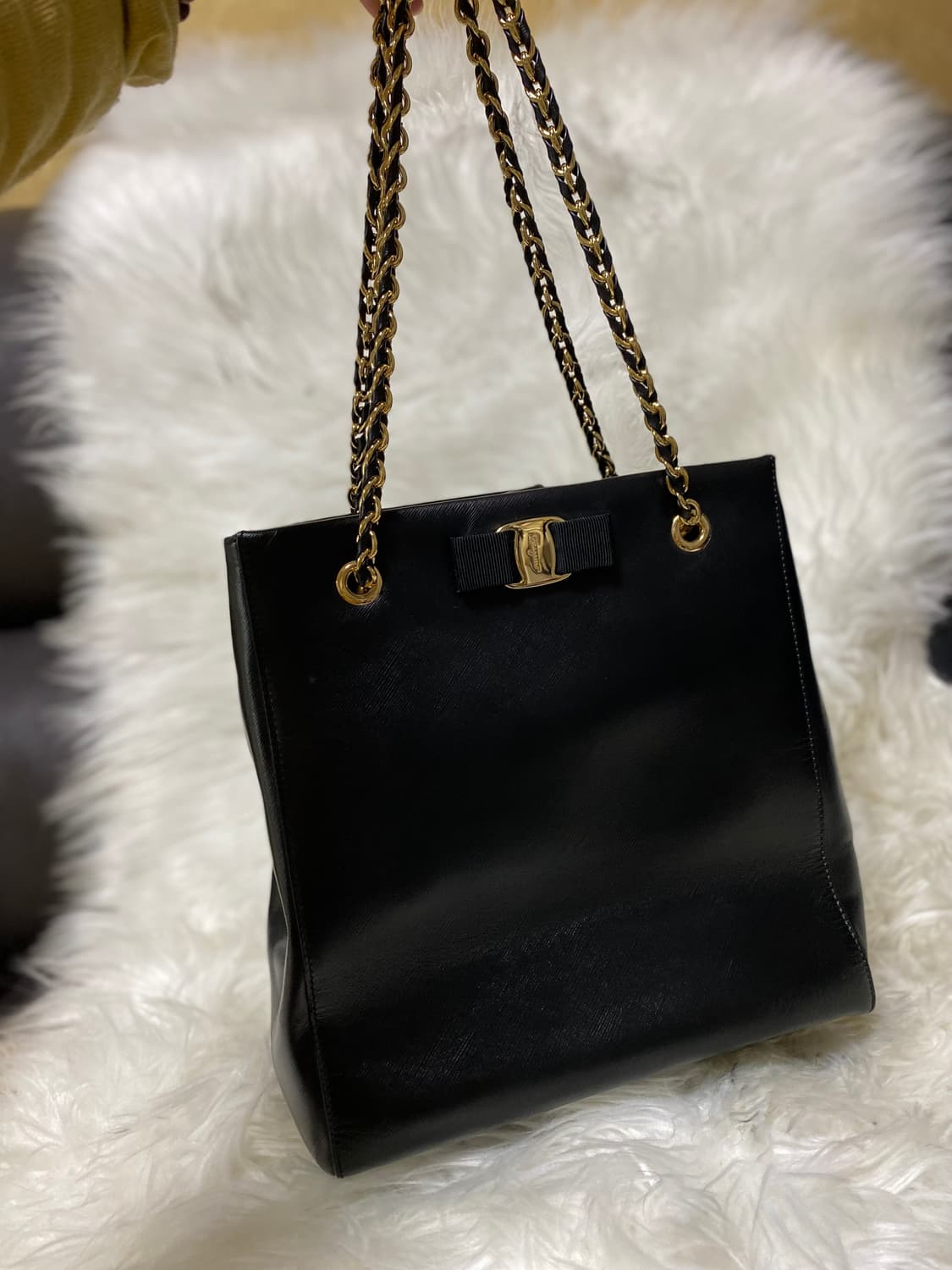 페라가모 블랙 체인 숄더백 상품이미지1