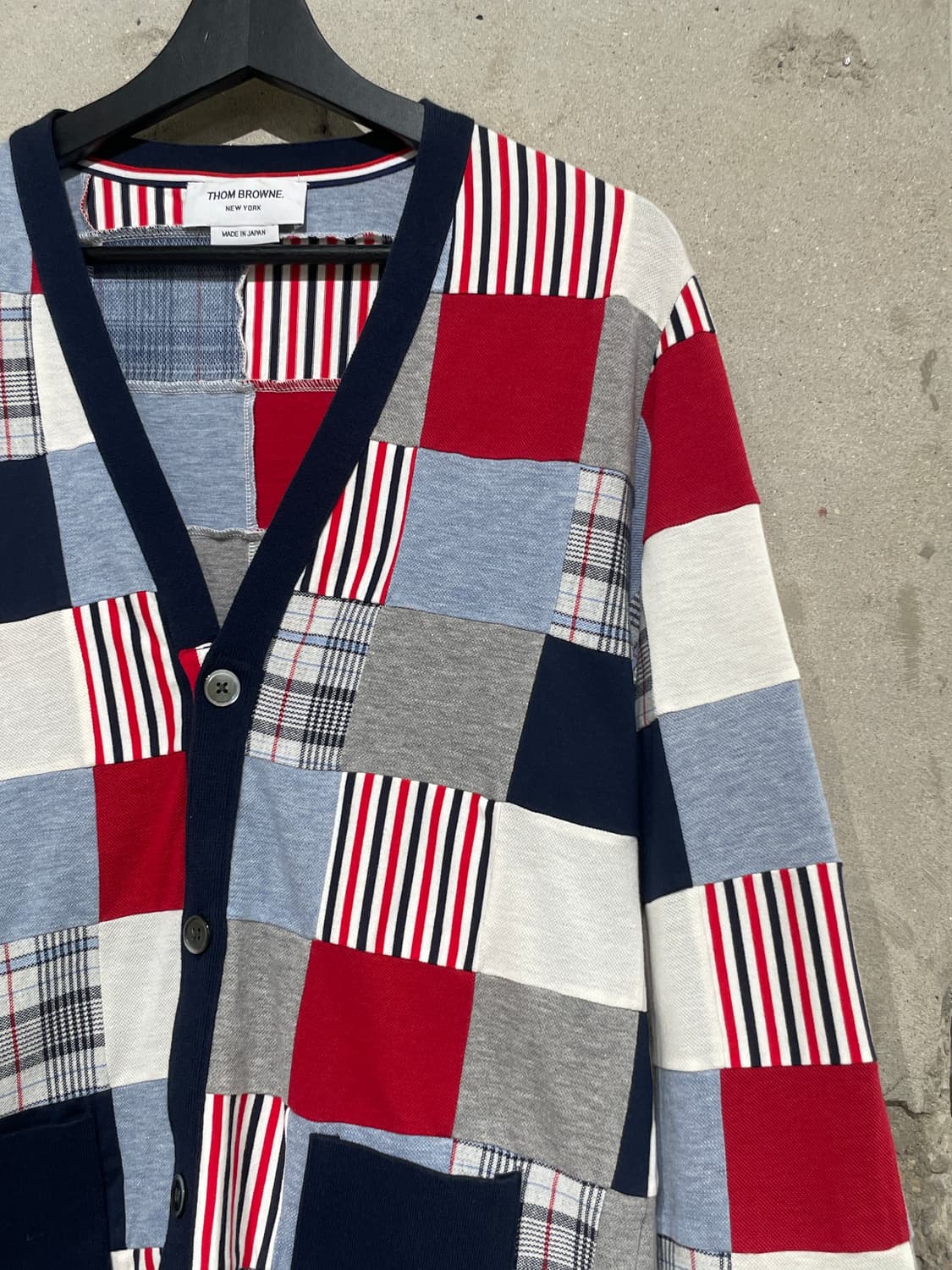 톰브라운 믹스 패치워크 버튼 가디건 상품이미지3