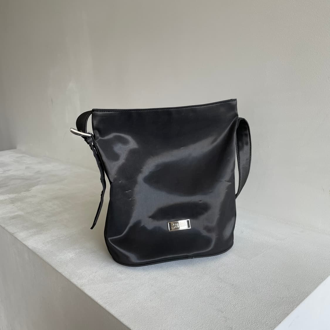 장폴고티에 버클 숄더백 상품이미지5