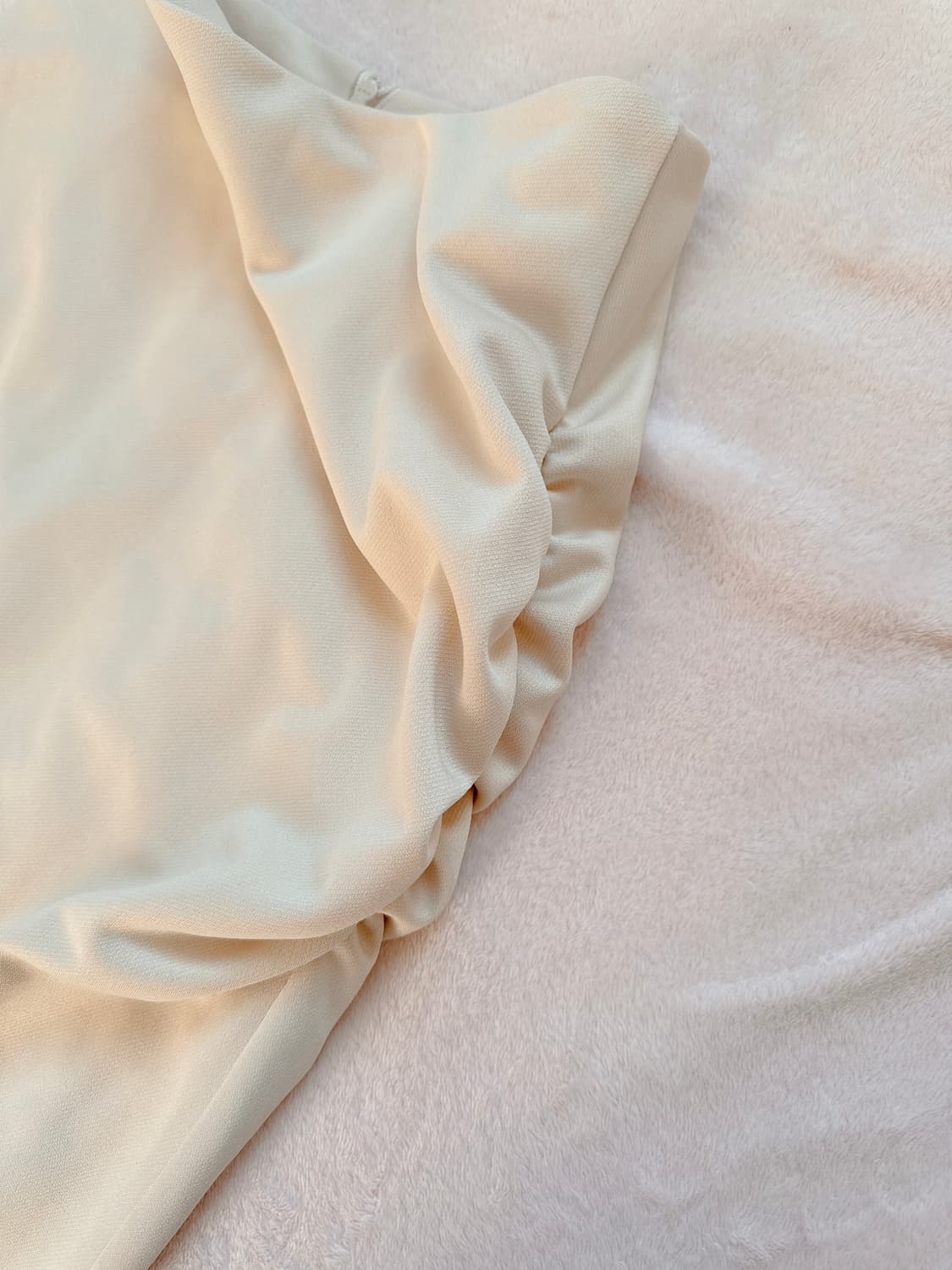 크림베이지 셔링 롱 스커트 상품이미지4