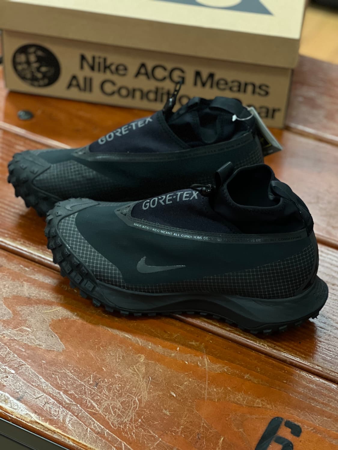 나이키 ACG 마운틴 플라이 고어텍스 블랙 초판 270 새제품 상품이미지1