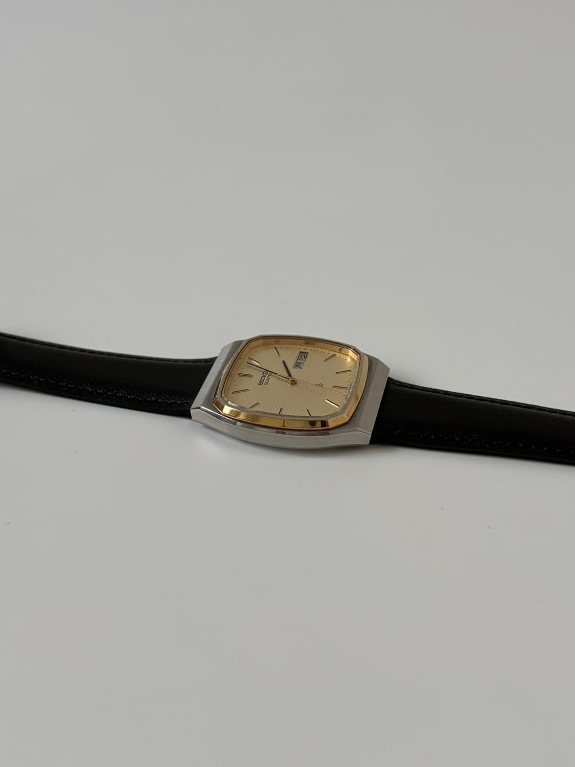 1980s Seagull Gold Bezel Square Quartz 상품이미지6