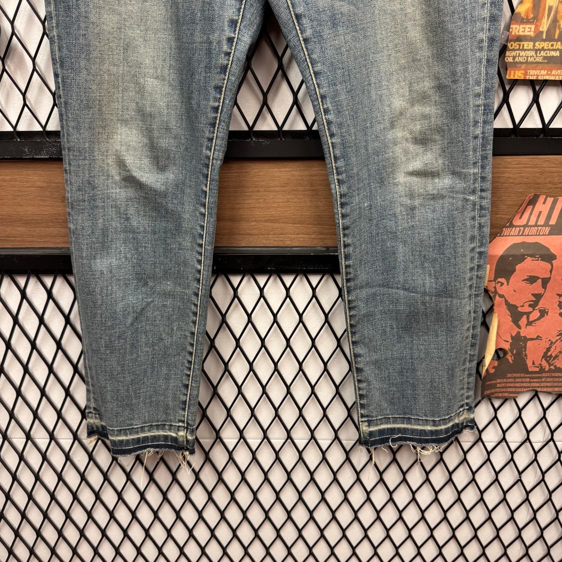 2017 F/W 솔리드옴므 워싱 데님 팬츠 후면 레더 패치 포인트 중청 상품이미지4