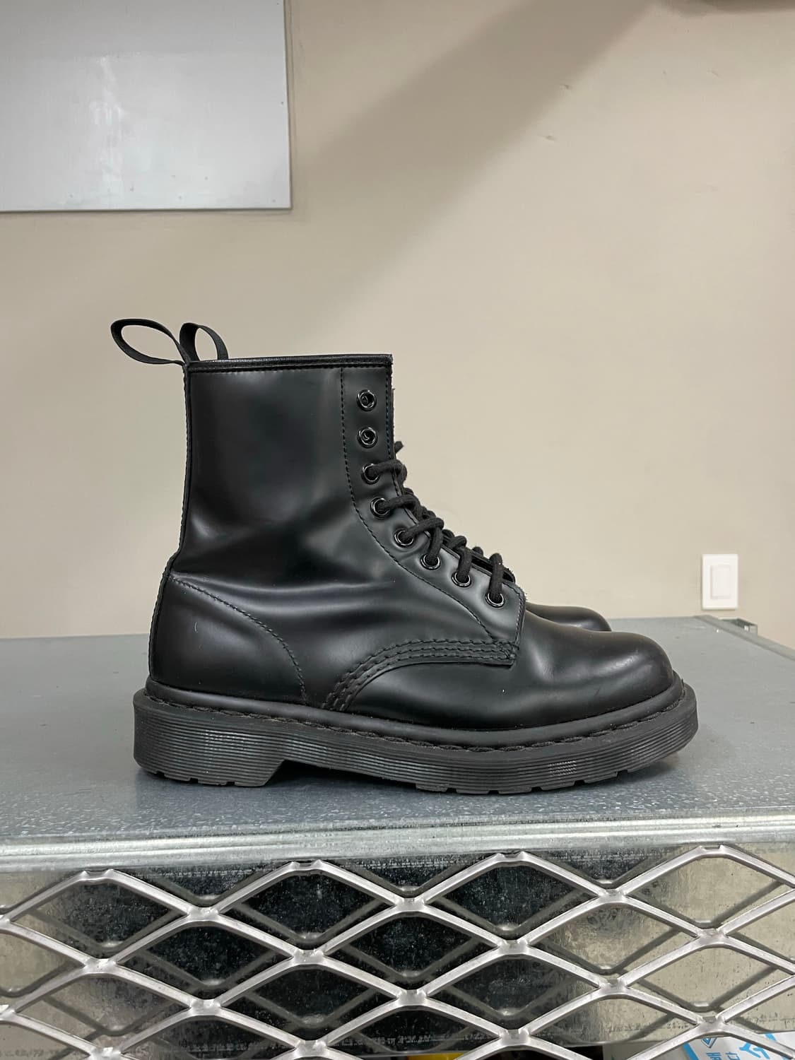 닥터마틴 1460 모노 블랙 UK5 상품이미지4