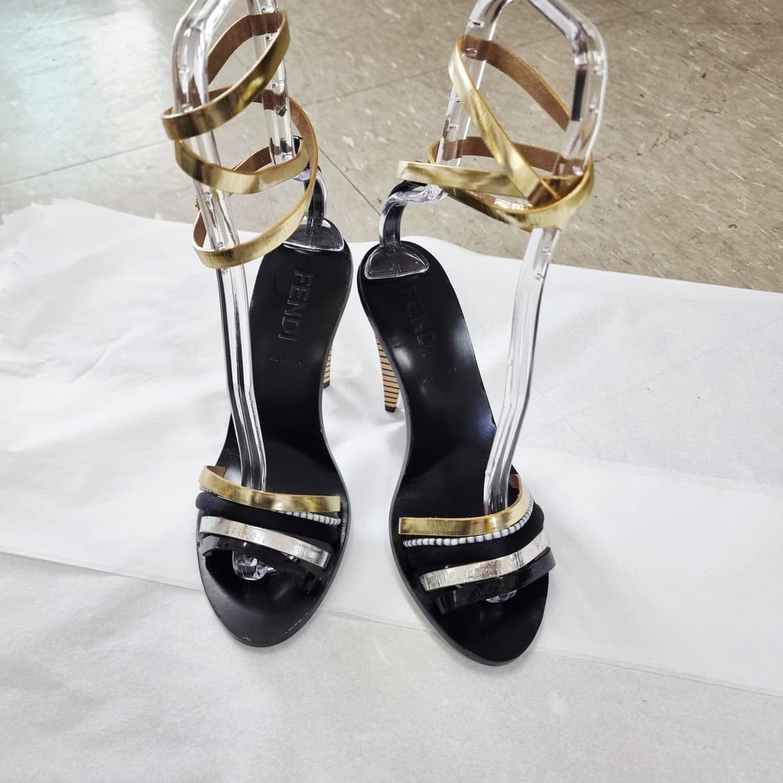 펜디 FENDI 하이힐 샌들 구두 슈즈 스트랩 오픈토힐 (240/37) 상품이미지2